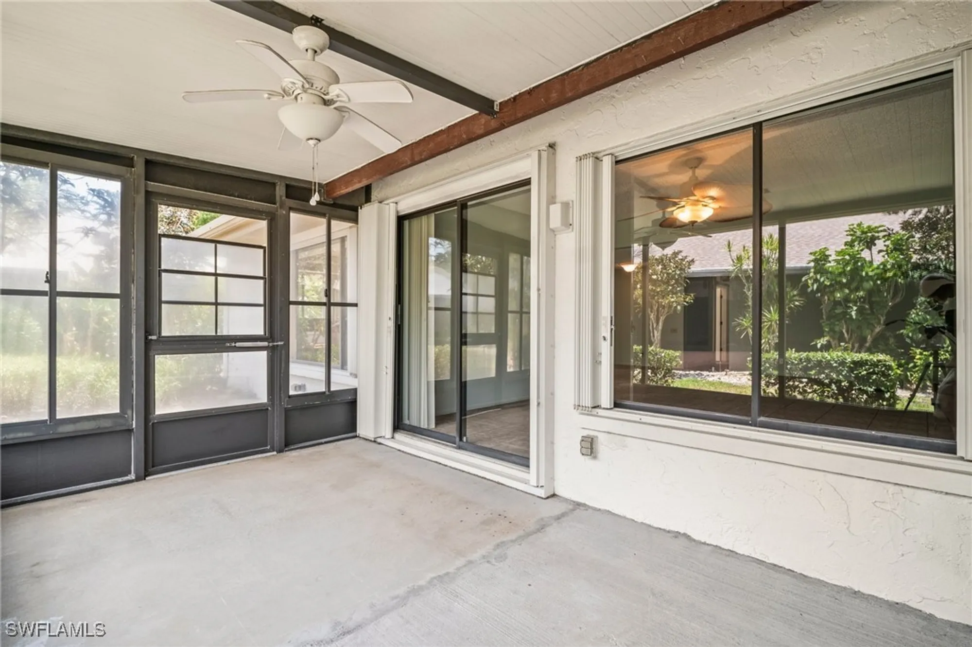 Property Slideshow image 5 of 47 | 1828 pine glade cir, Fort Myers, FL, 33907