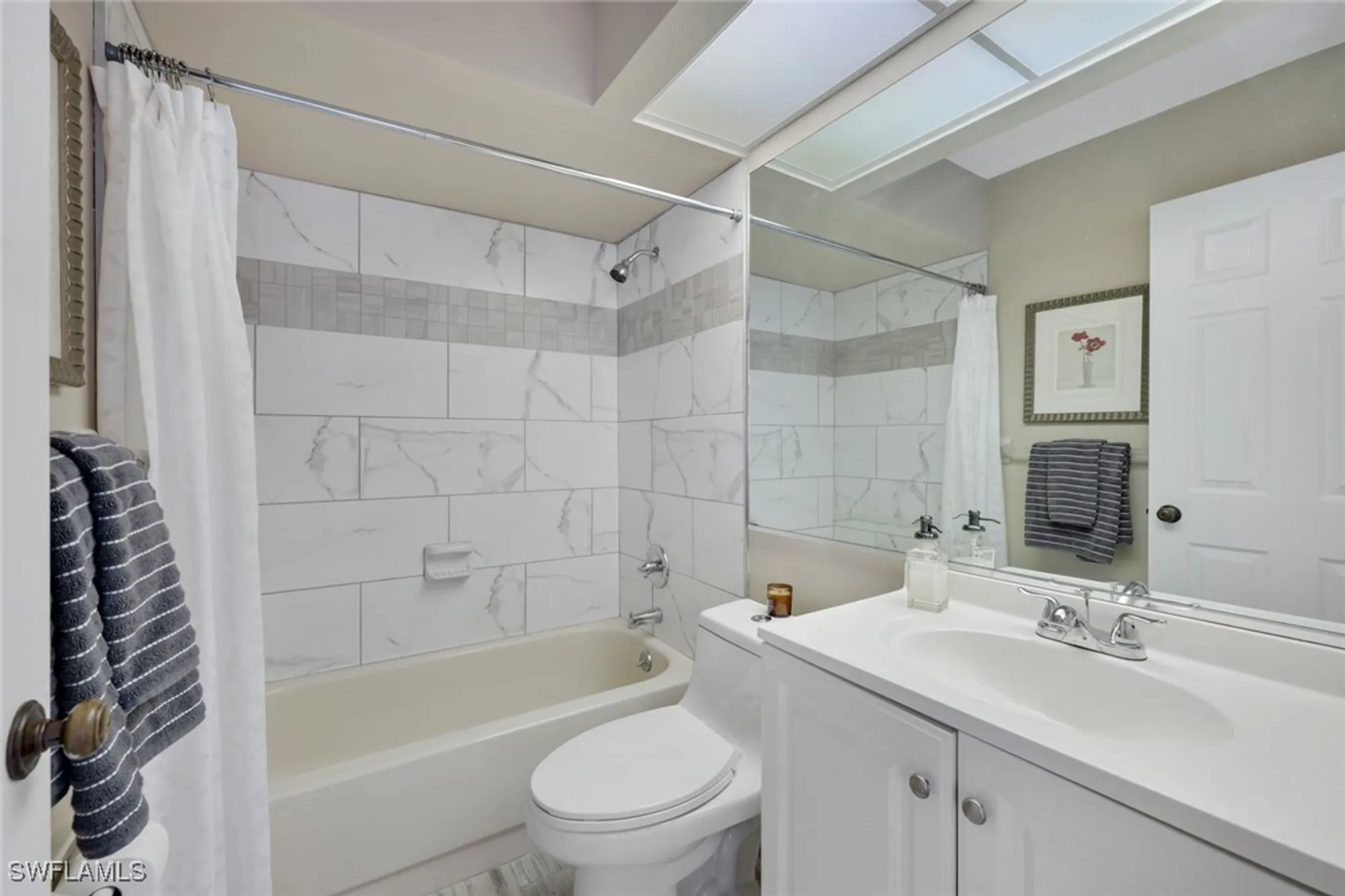 Property Slideshow image 17 of 38 | 14871 crescent cove dr, Fort Myers, FL, 33908