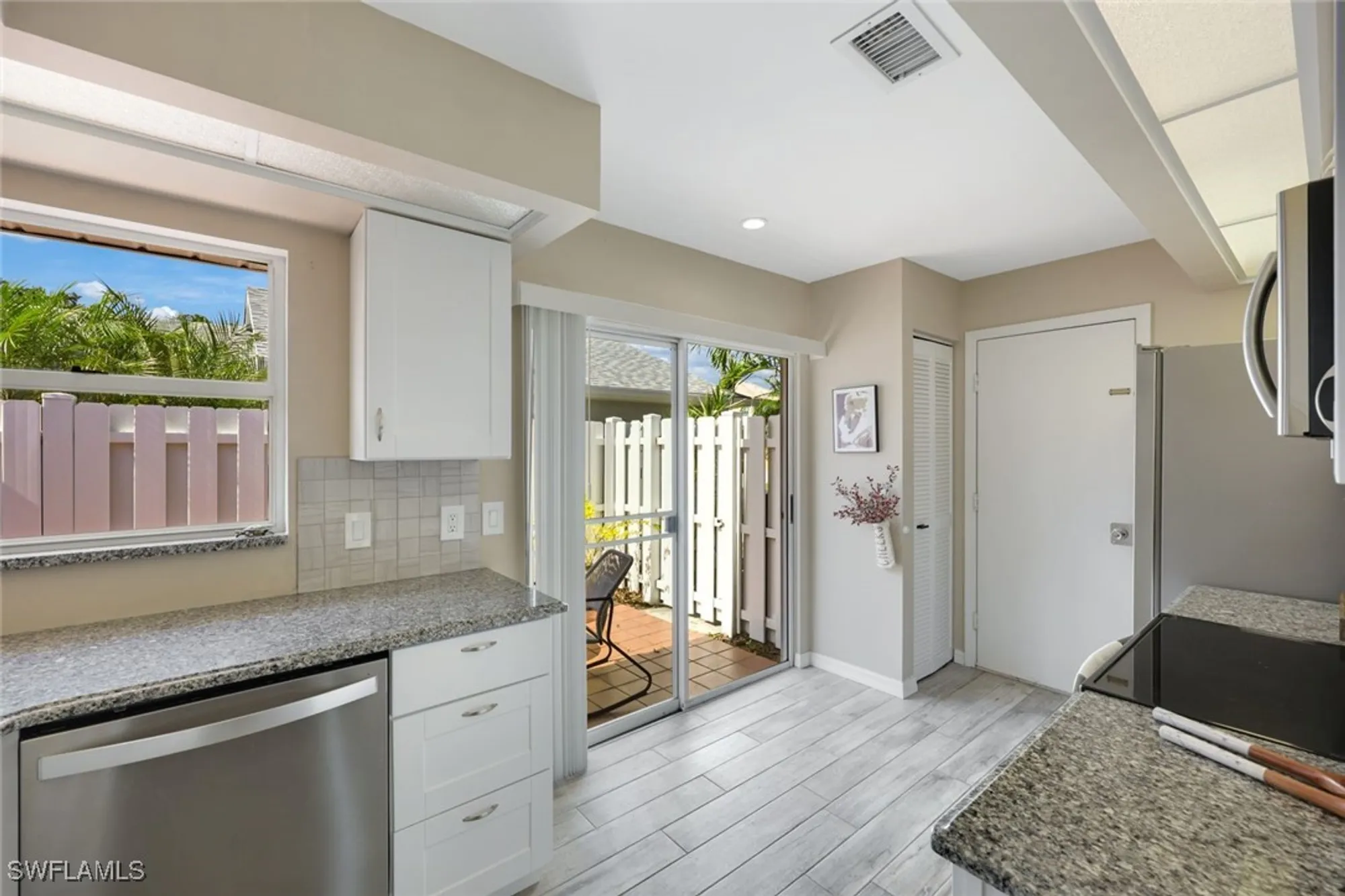 Property Slideshow image 11 of 38 | 14871 crescent cove dr, Fort Myers, FL, 33908