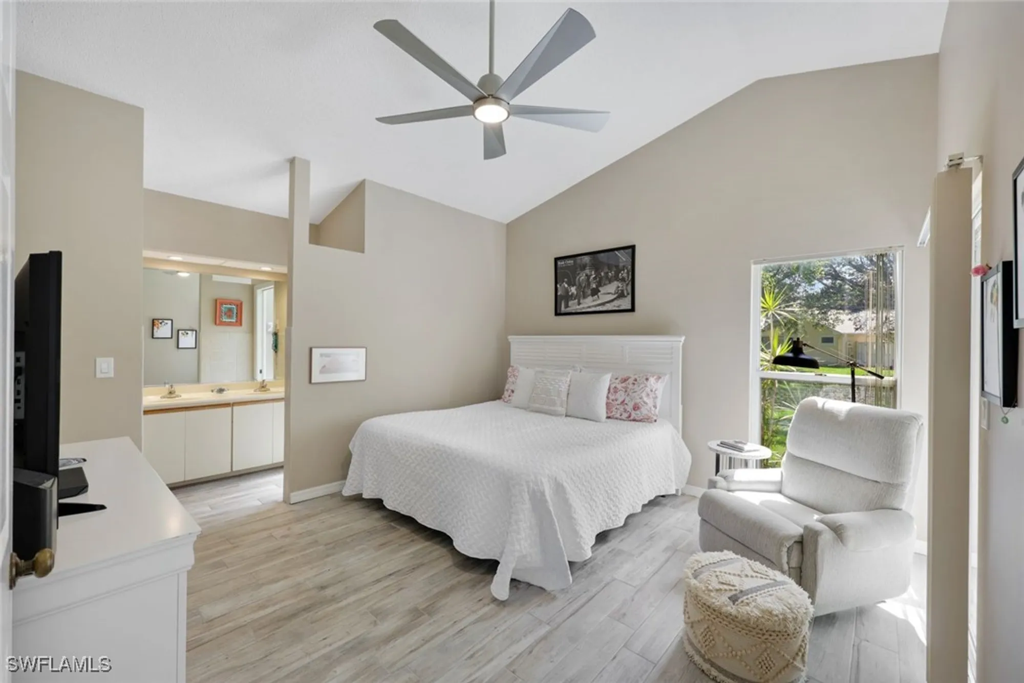 Property Slideshow image 12 of 38 | 14871 crescent cove dr, Fort Myers, FL, 33908