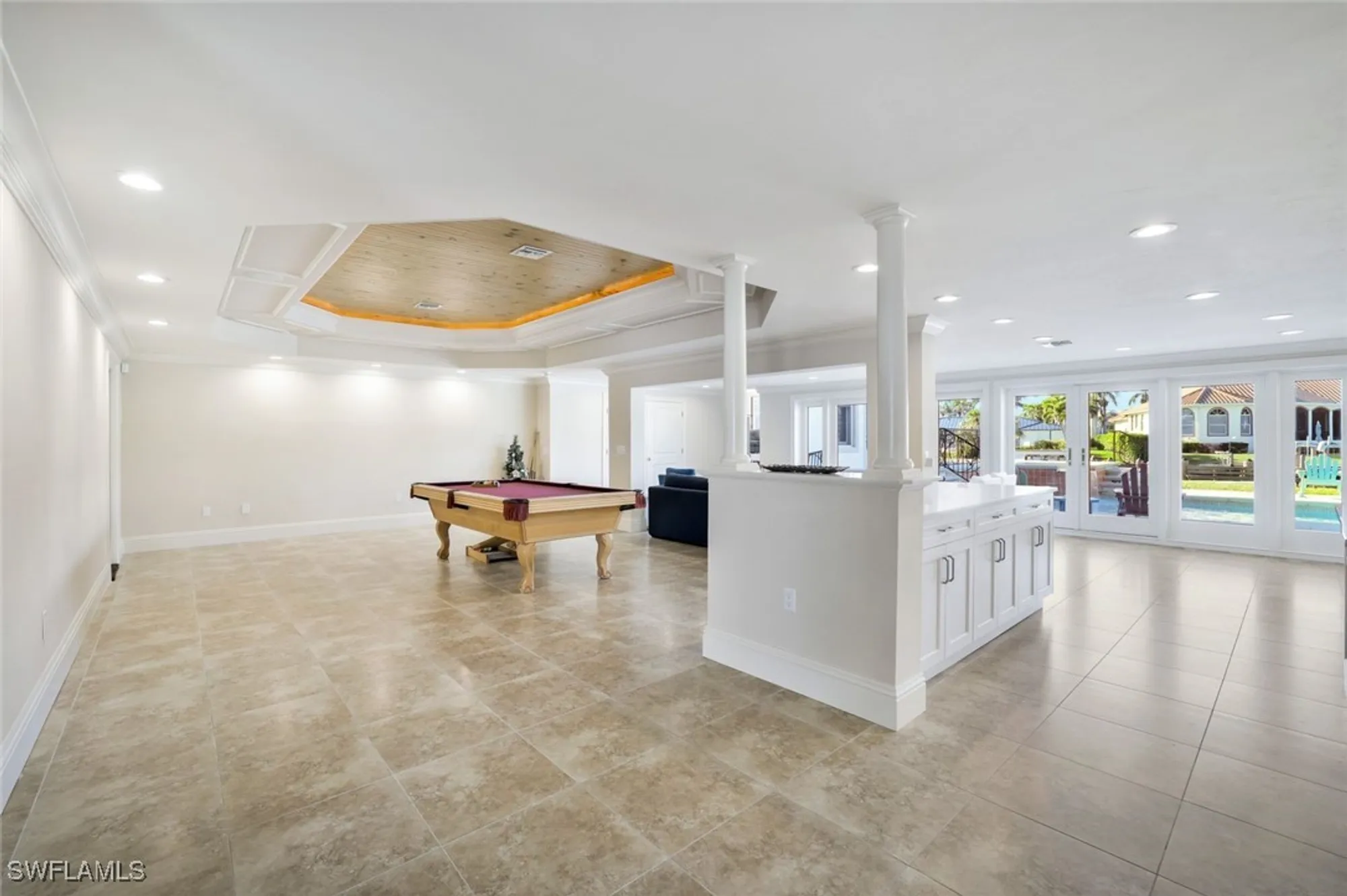 Property Slideshow image 10 of 33 | 350 bow line bnd, Naples, FL, 34103
