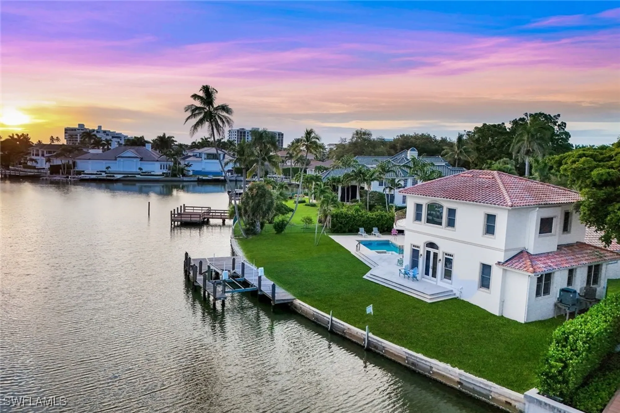 Property Slideshow image 12 of 33 | 350 bow line bnd, Naples, FL, 34103