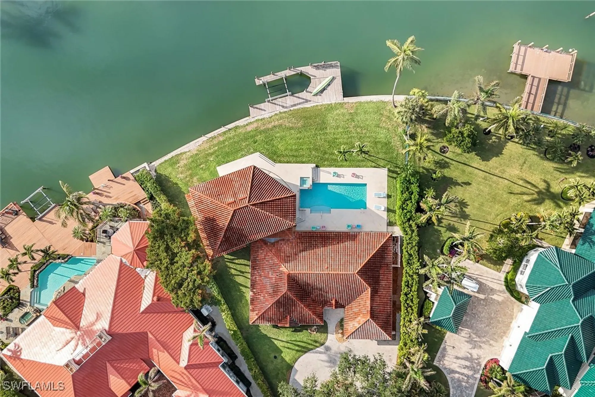 Property Slideshow image 2 of 33 | 350 bow line bnd, Naples, FL, 34103