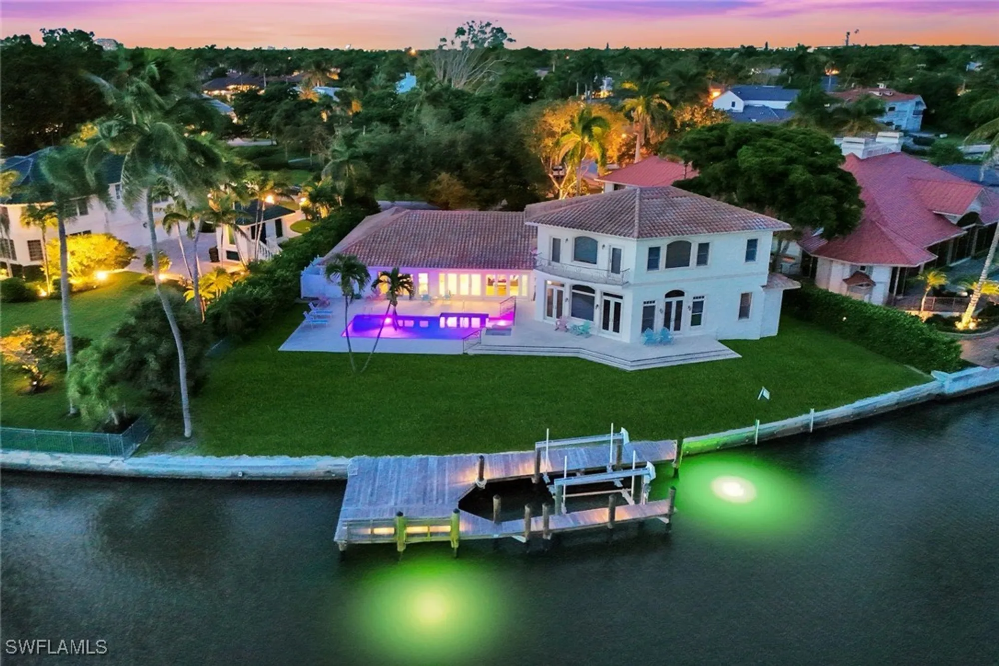 Property Slideshow image 3 of 33 | 350 bow line bnd, Naples, FL, 34103