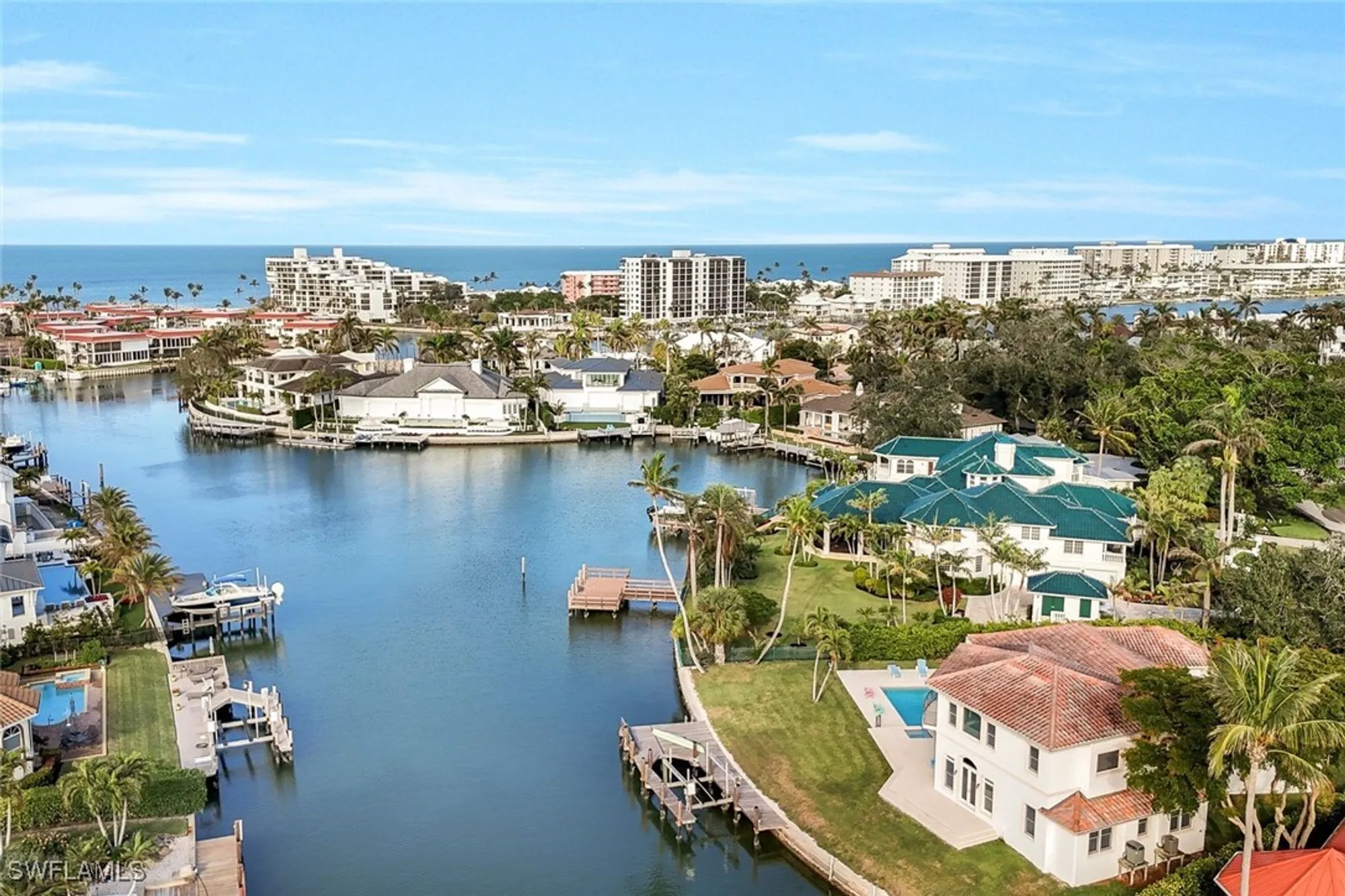 Property Slideshow image 4 of 33 | 350 bow line bnd, Naples, FL, 34103