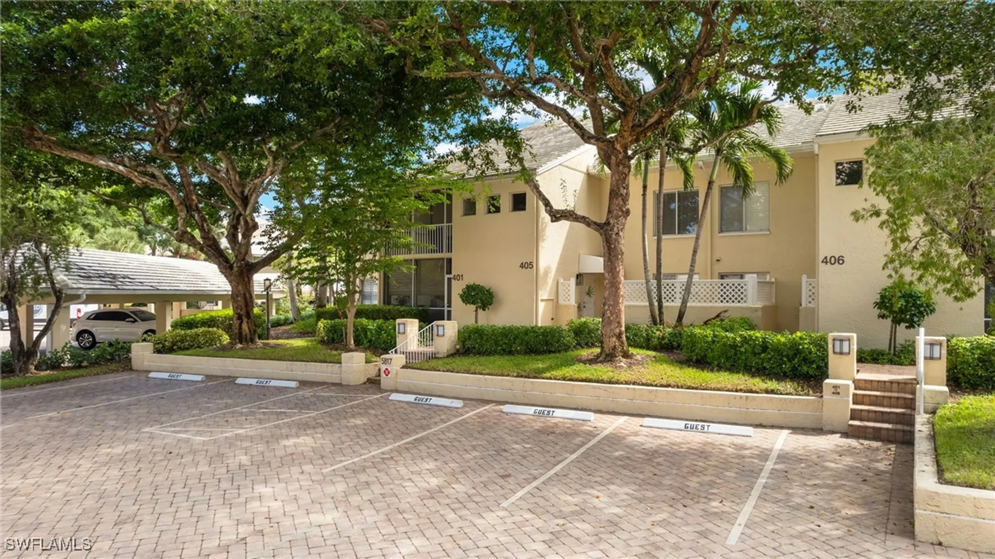 Property Slideshow image 13 of 20 | 5817 glencove dr 405, Naples, FL, 34108