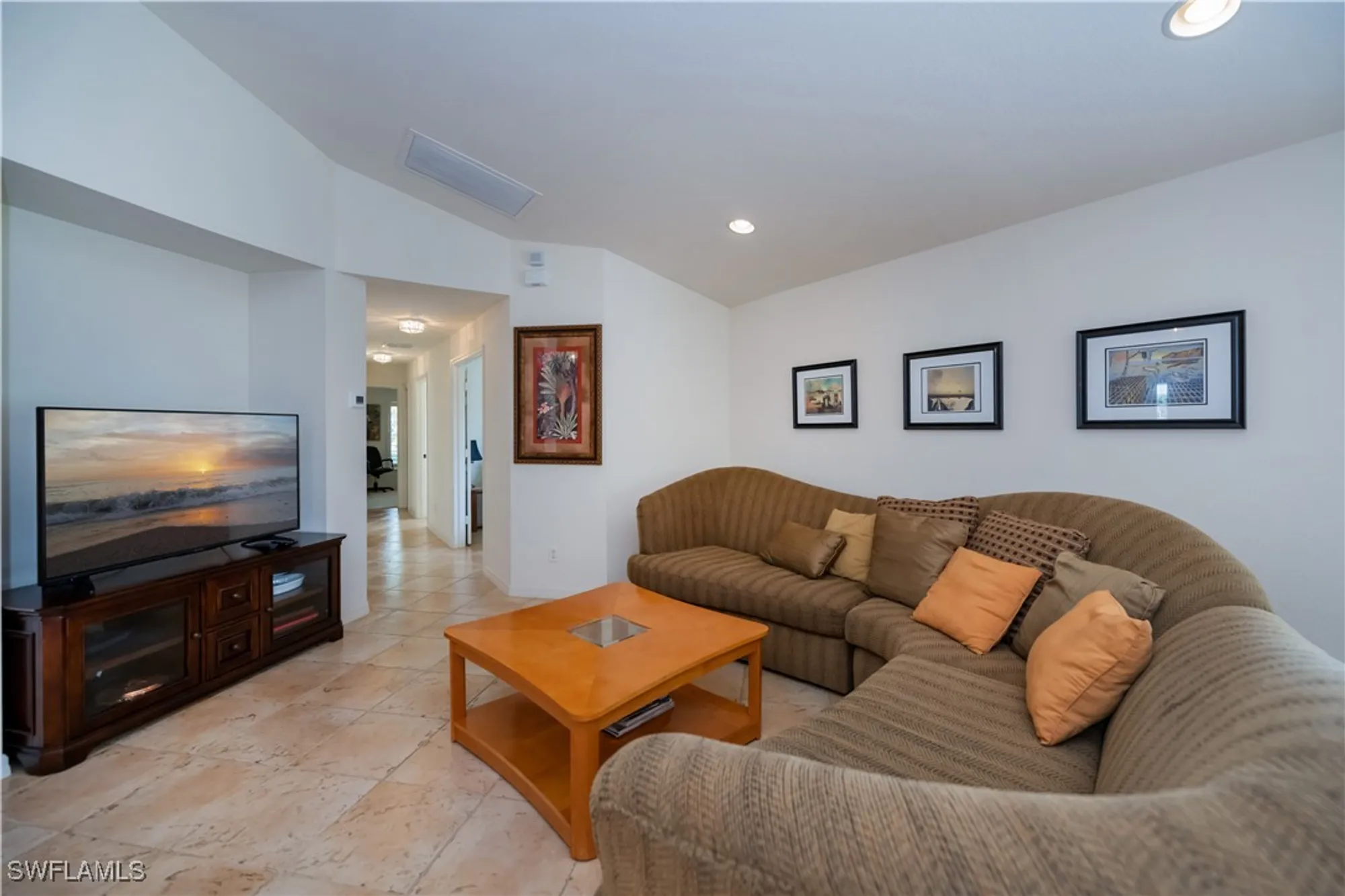Property Slideshow image 13 of 50 | 2335 summersweet dr, Alva, FL, 33920
