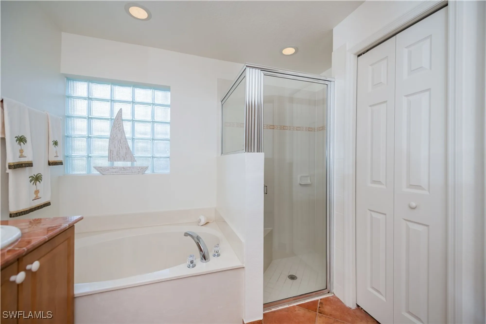 Property Slideshow image 22 of 50 | 2335 summersweet dr, Alva, FL, 33920