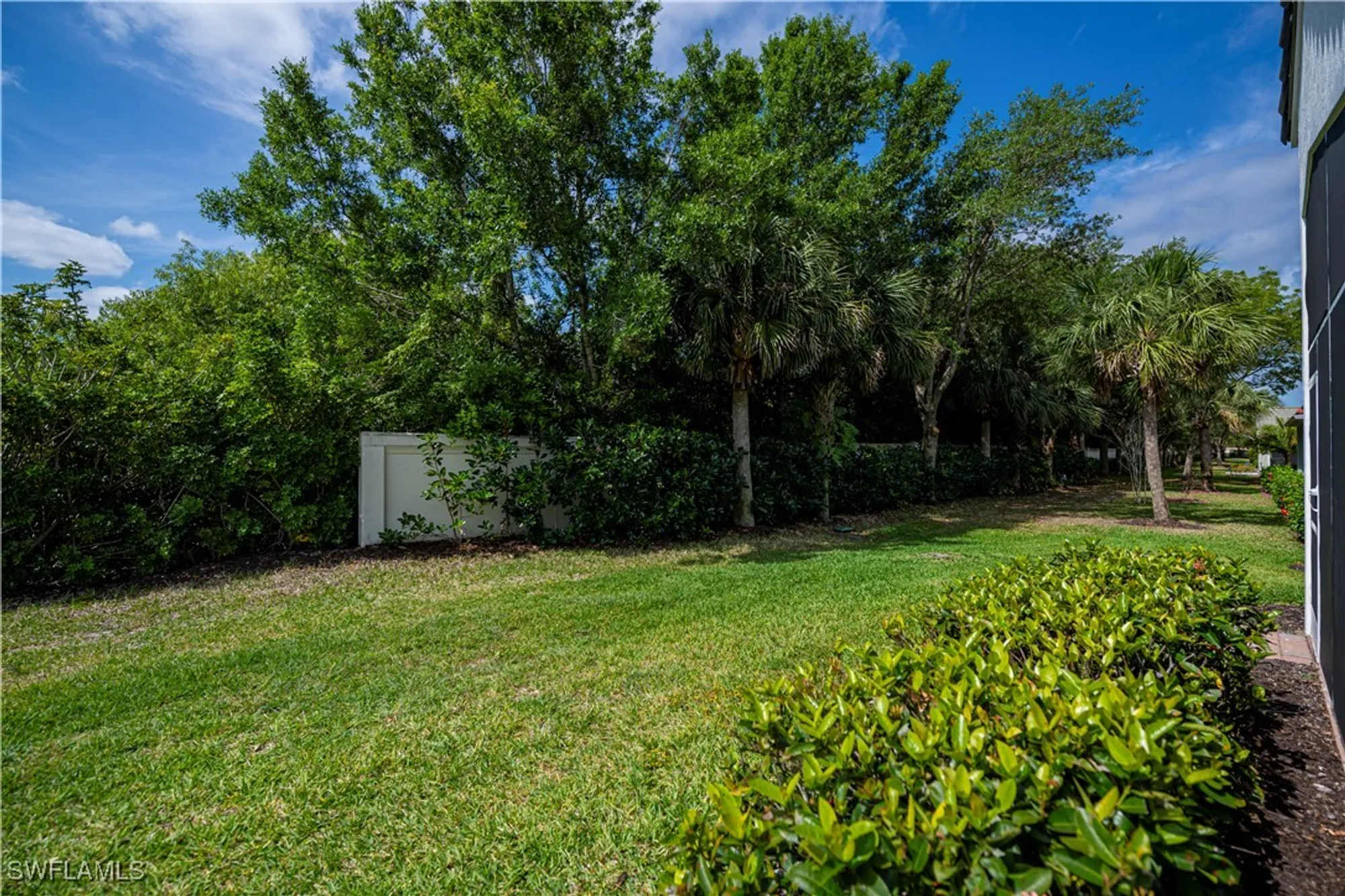 Property Slideshow image 37 of 50 | 2335 summersweet dr, Alva, FL, 33920