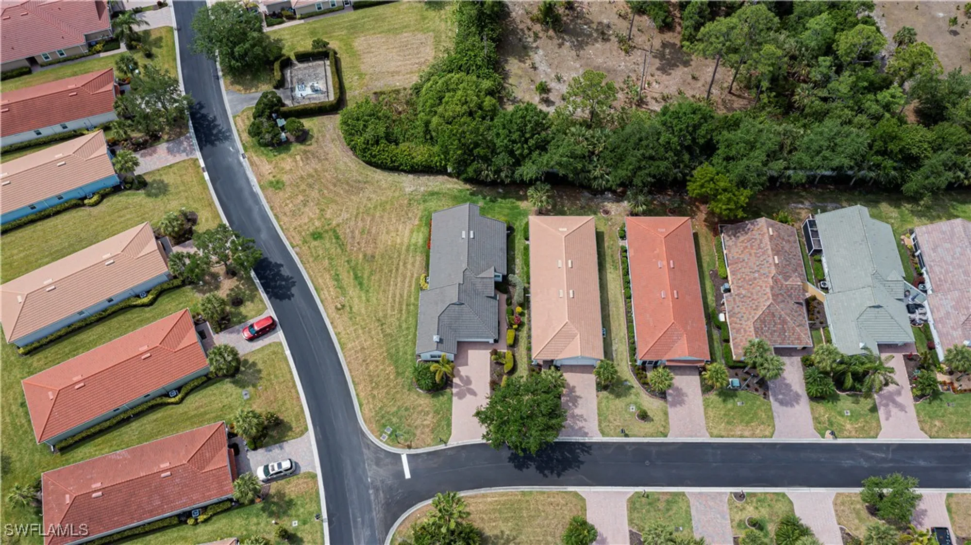 Property Slideshow image 41 of 50 | 2335 summersweet dr, Alva, FL, 33920