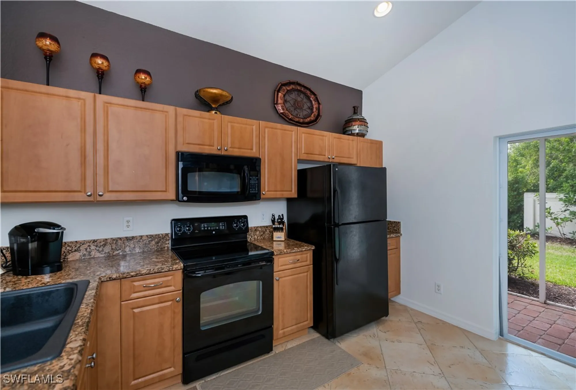 Property Slideshow image 5 of 50 | 2335 summersweet dr, Alva, FL, 33920