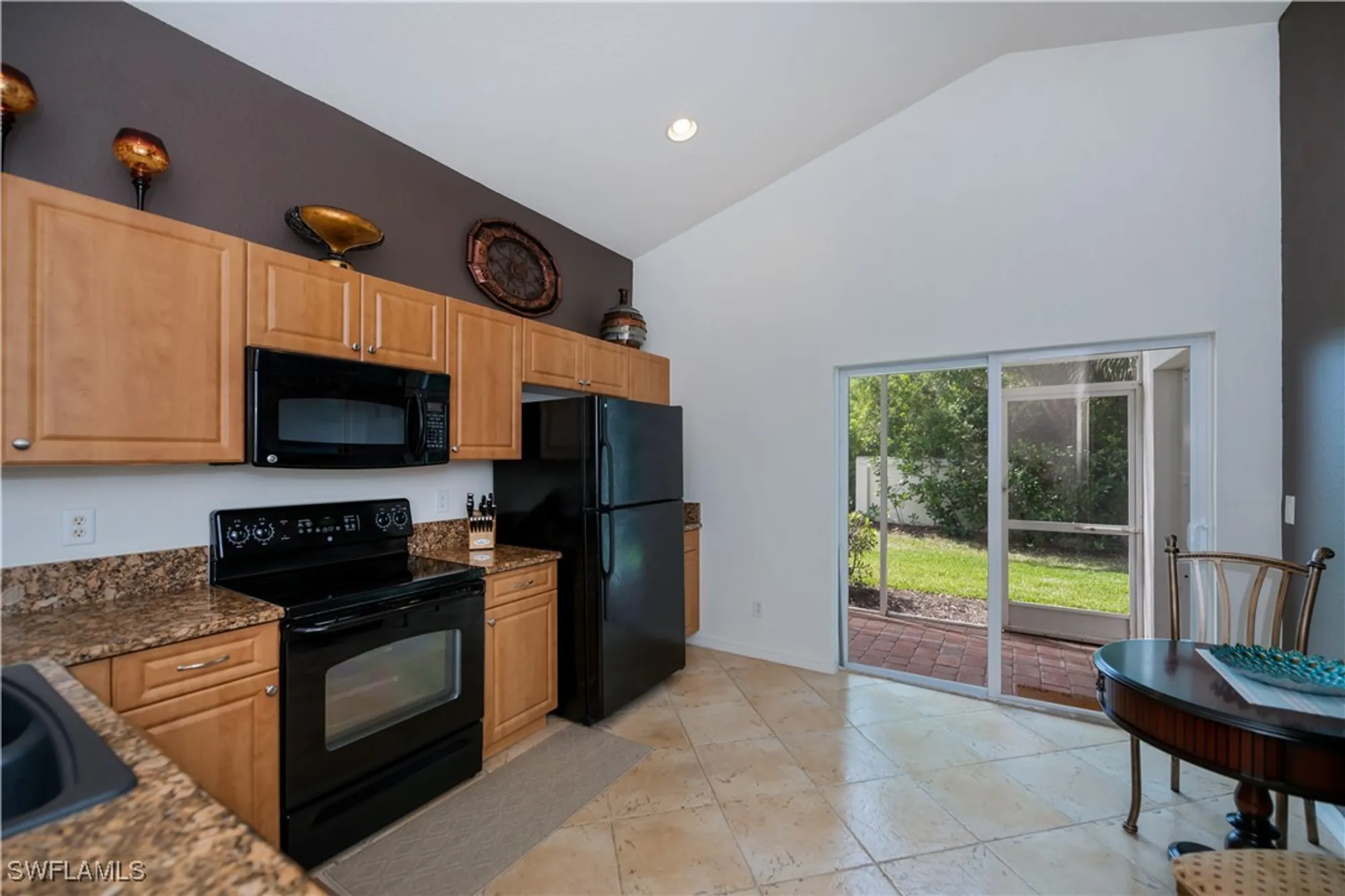 Property Slideshow image 7 of 50 | 2335 summersweet dr, Alva, FL, 33920