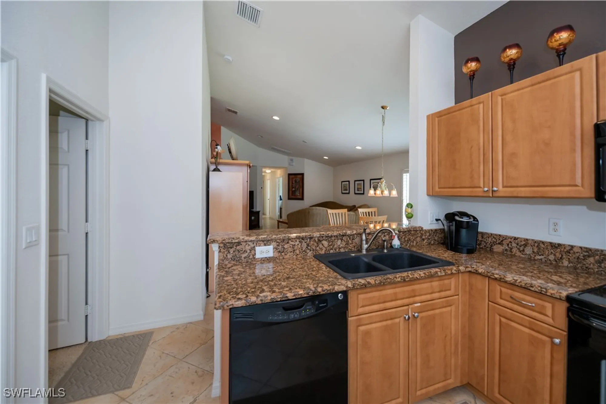 Property Slideshow image 9 of 50 | 2335 summersweet dr, Alva, FL, 33920