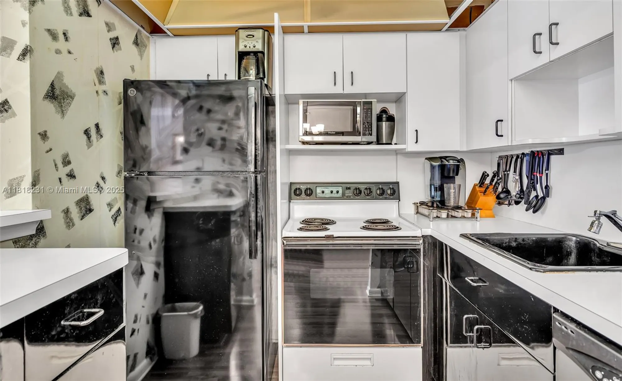 Property Slideshow image 16 of 27 | 2026 berkshire b # 2026, Deerfield Beach, FL, 33442