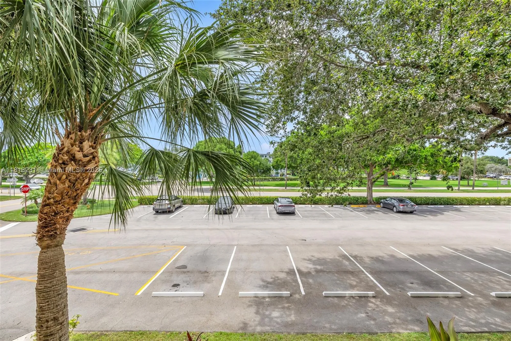 Property Slideshow image 10 of 27 | 2026 berkshire b # 2026, Deerfield Beach, FL, 33442