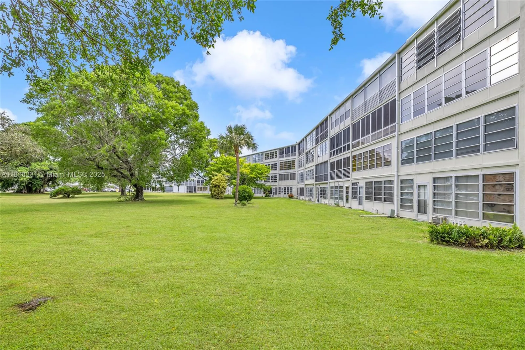 Property Slideshow image 24 of 27 | 2026 berkshire b # 2026, Deerfield Beach, FL, 33442