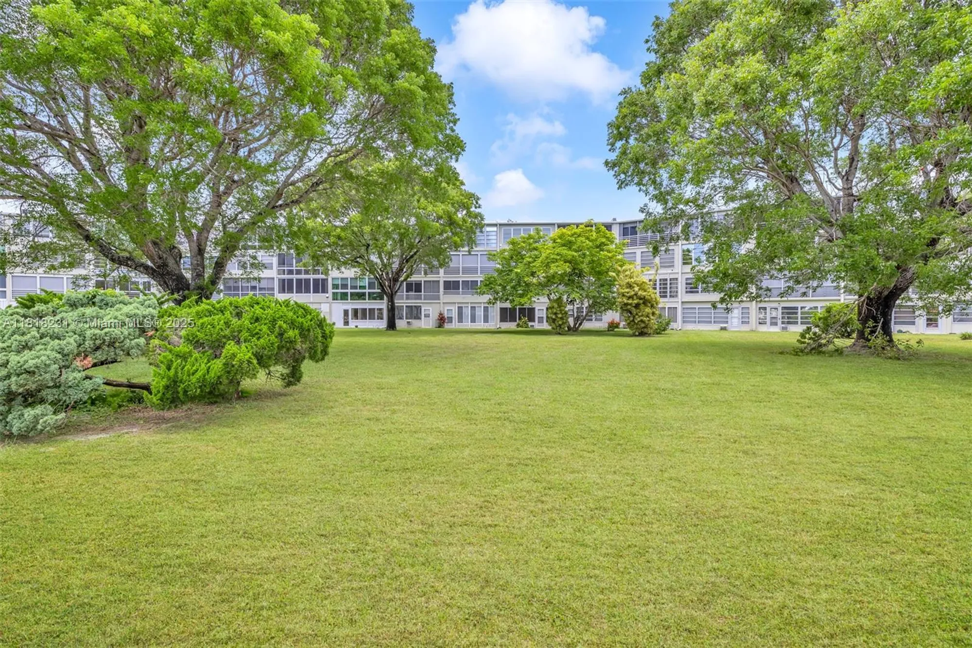 Property Slideshow image 26 of 27 | 2026 berkshire b # 2026, Deerfield Beach, FL, 33442