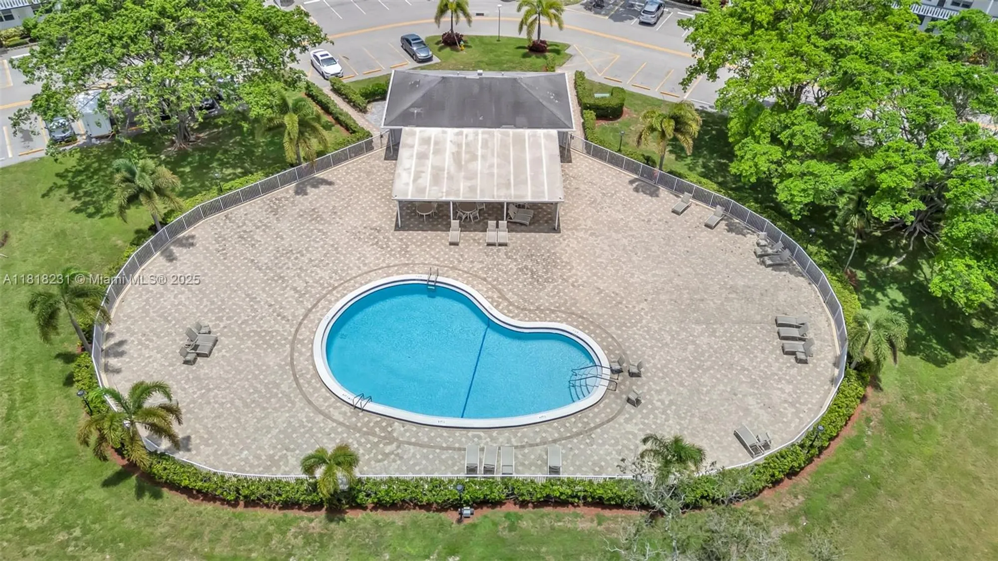 Property Slideshow image 4 of 27 | 2026 berkshire b # 2026, Deerfield Beach, FL, 33442