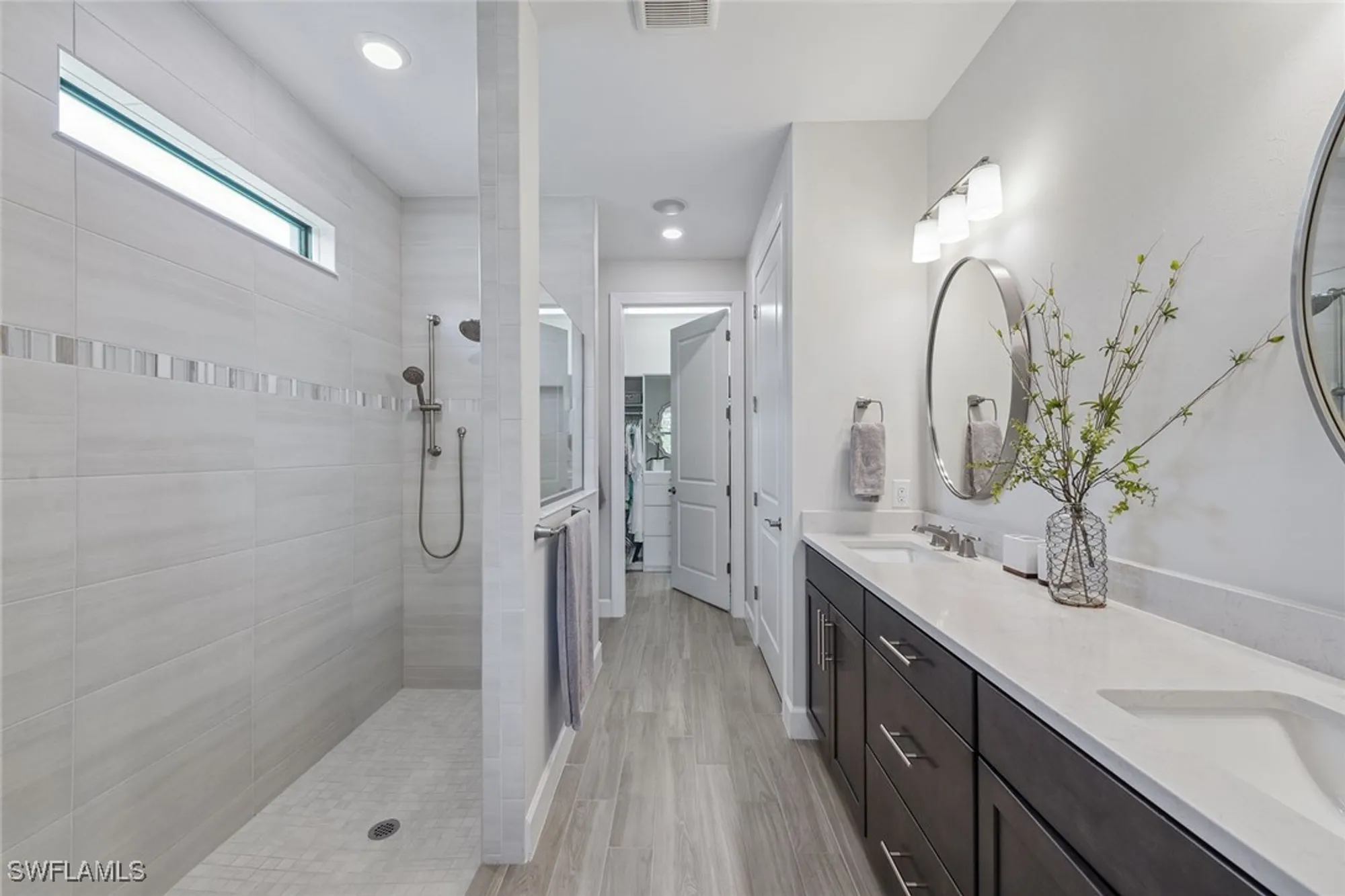 Property Slideshow image 18 of 50 | 2703 aviamar cir, Naples, FL, 34114