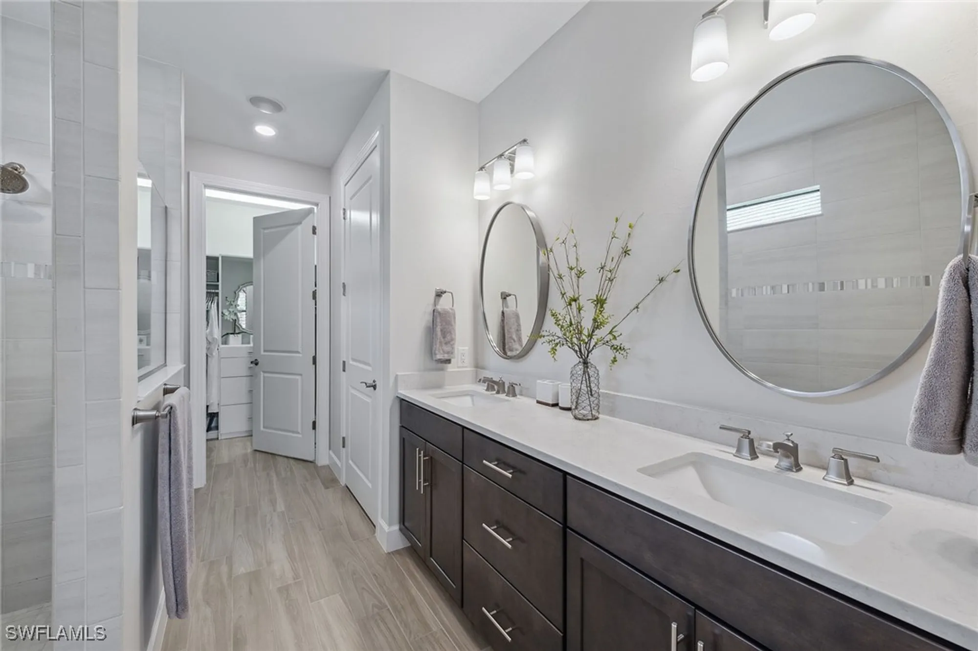 Property Slideshow image 19 of 50 | 2703 aviamar cir, Naples, FL, 34114