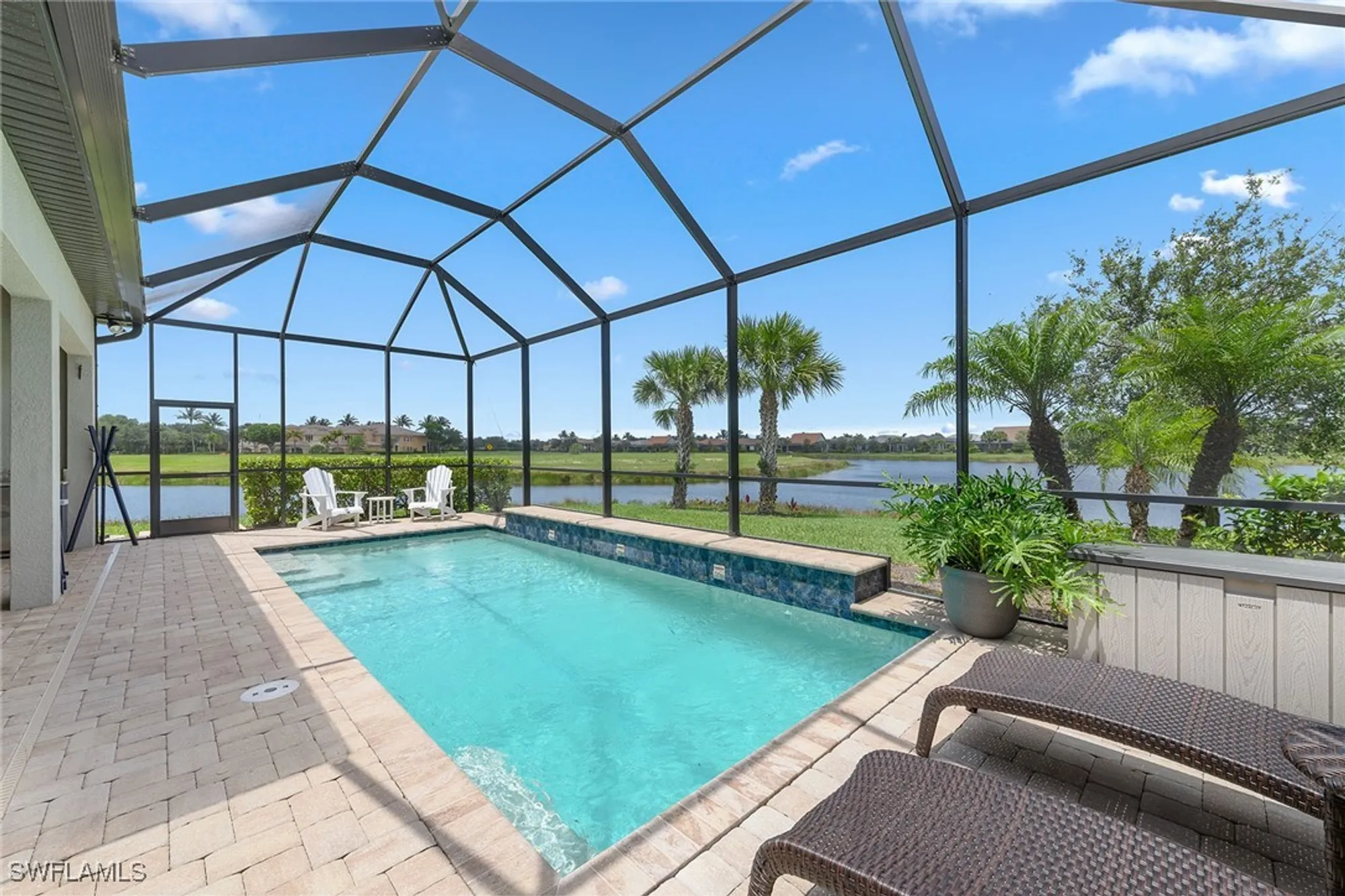 Property Slideshow image 29 of 50 | 2703 aviamar cir, Naples, FL, 34114