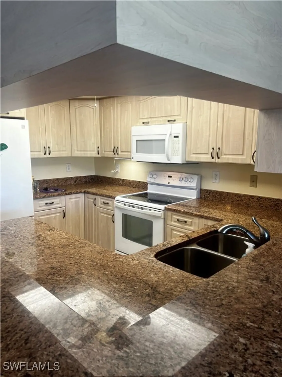 Property Slideshow image 15 of 35 | 5765 trailwinds dr 115, Fort Myers, FL, 33907