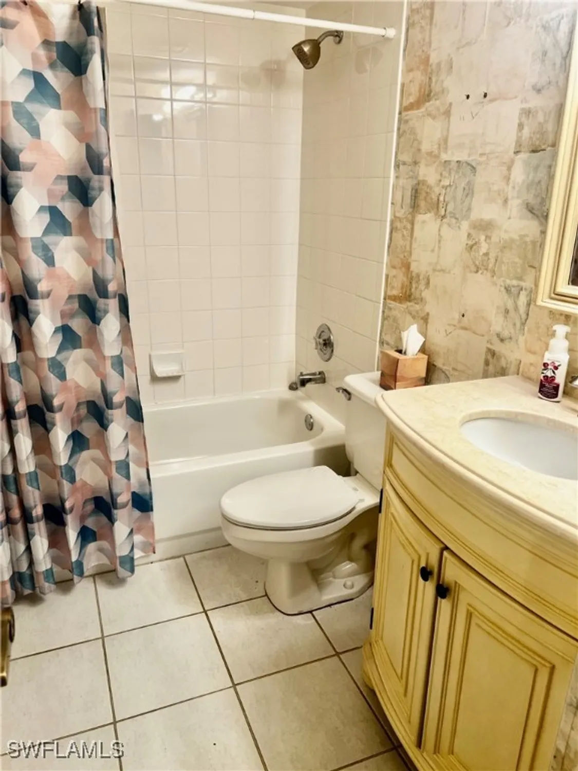 Property Slideshow image 12 of 35 | 5765 trailwinds dr 115, Fort Myers, FL, 33907
