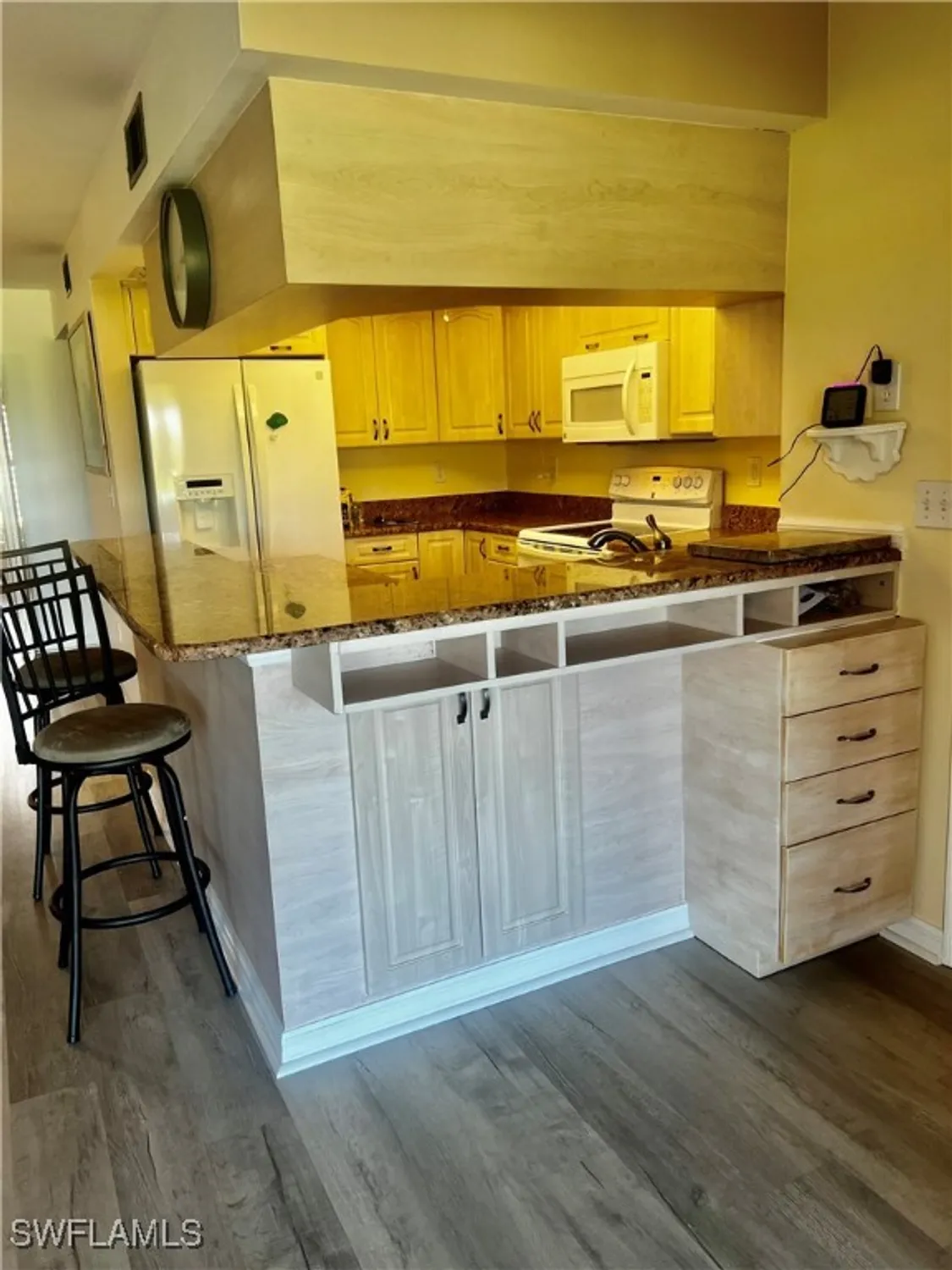 Property Slideshow image 20 of 35 | 5765 trailwinds dr 115, Fort Myers, FL, 33907