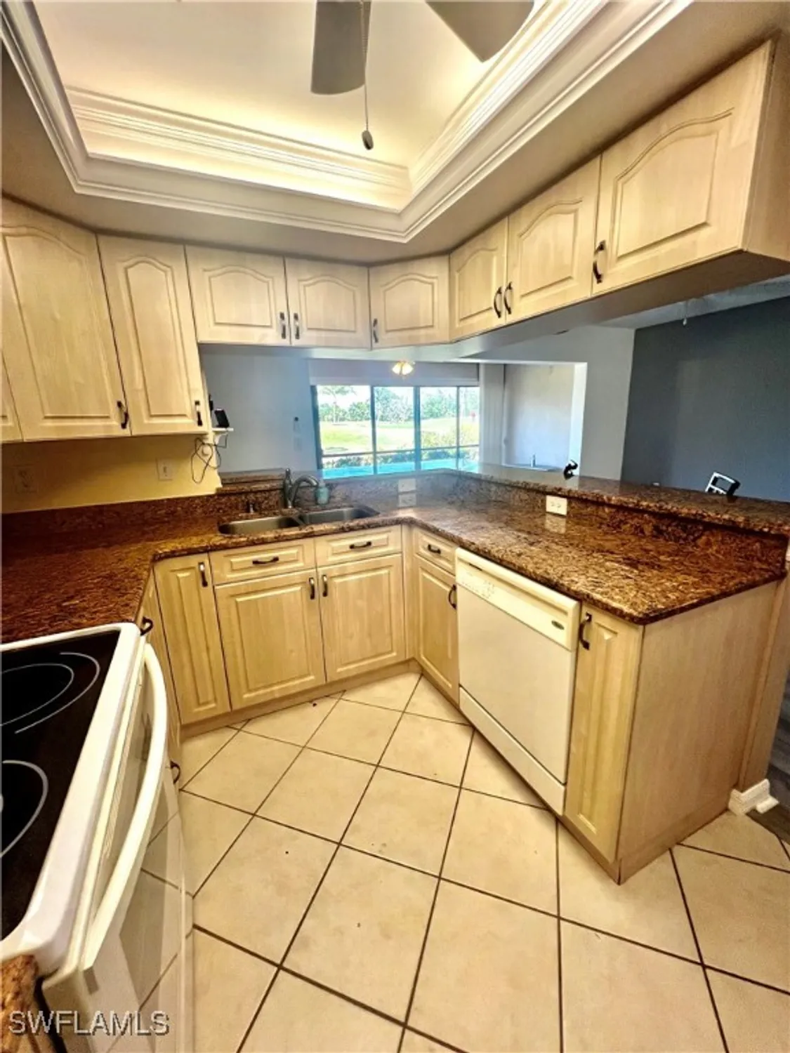 Property Slideshow image 4 of 35 | 5765 trailwinds dr 115, Fort Myers, FL, 33907