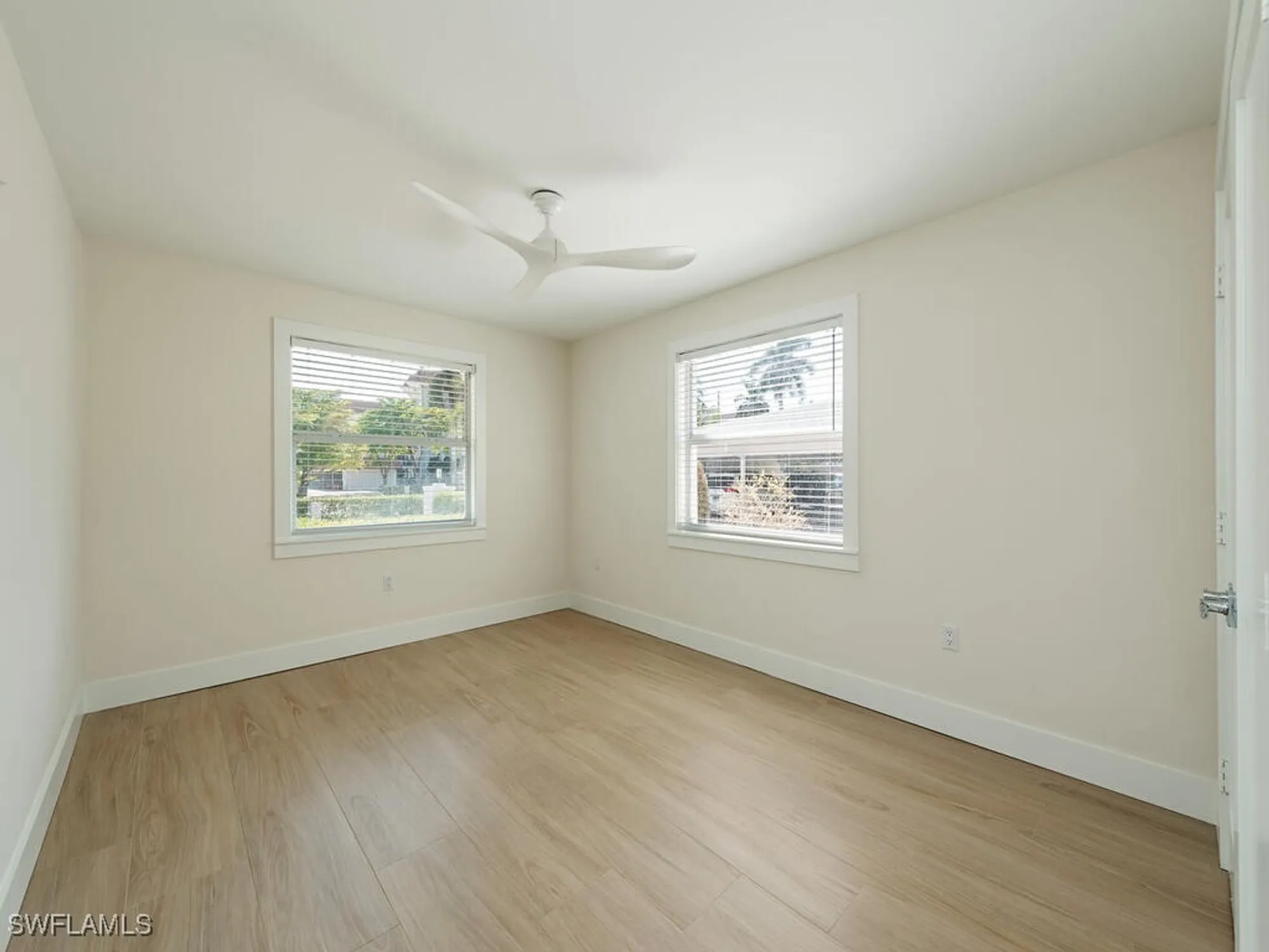 Property Slideshow image 13 of 35 | 333 harbour dr apt 108, Naples, FL, 34103