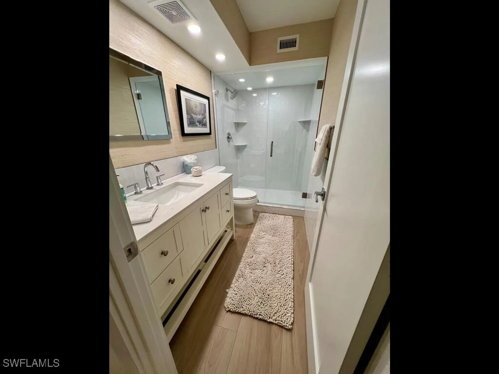 Property Slideshow image 21 of 35 | 333 harbour dr apt 108, Naples, FL, 34103