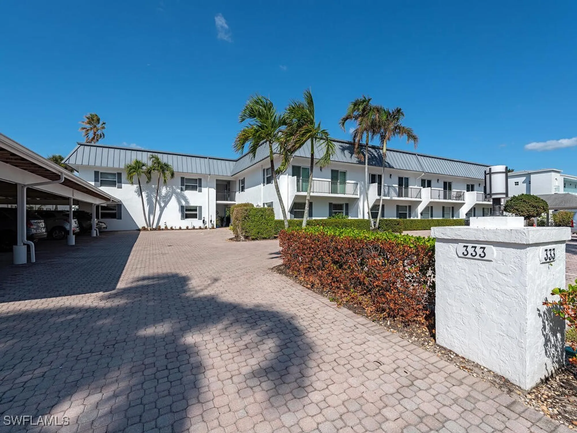 Property Slideshow image 6 of 35 | 333 harbour dr apt 108, Naples, FL, 34103