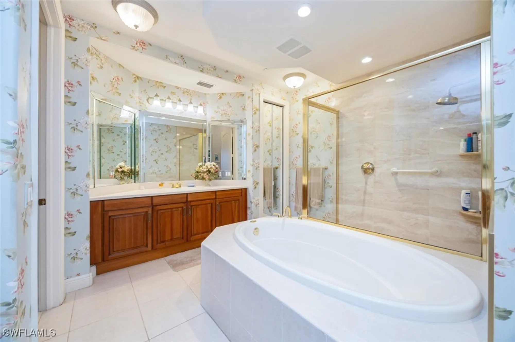 Property Slideshow image 19 of 29 | 570 el camino real apt 2504, Naples, FL, 34119