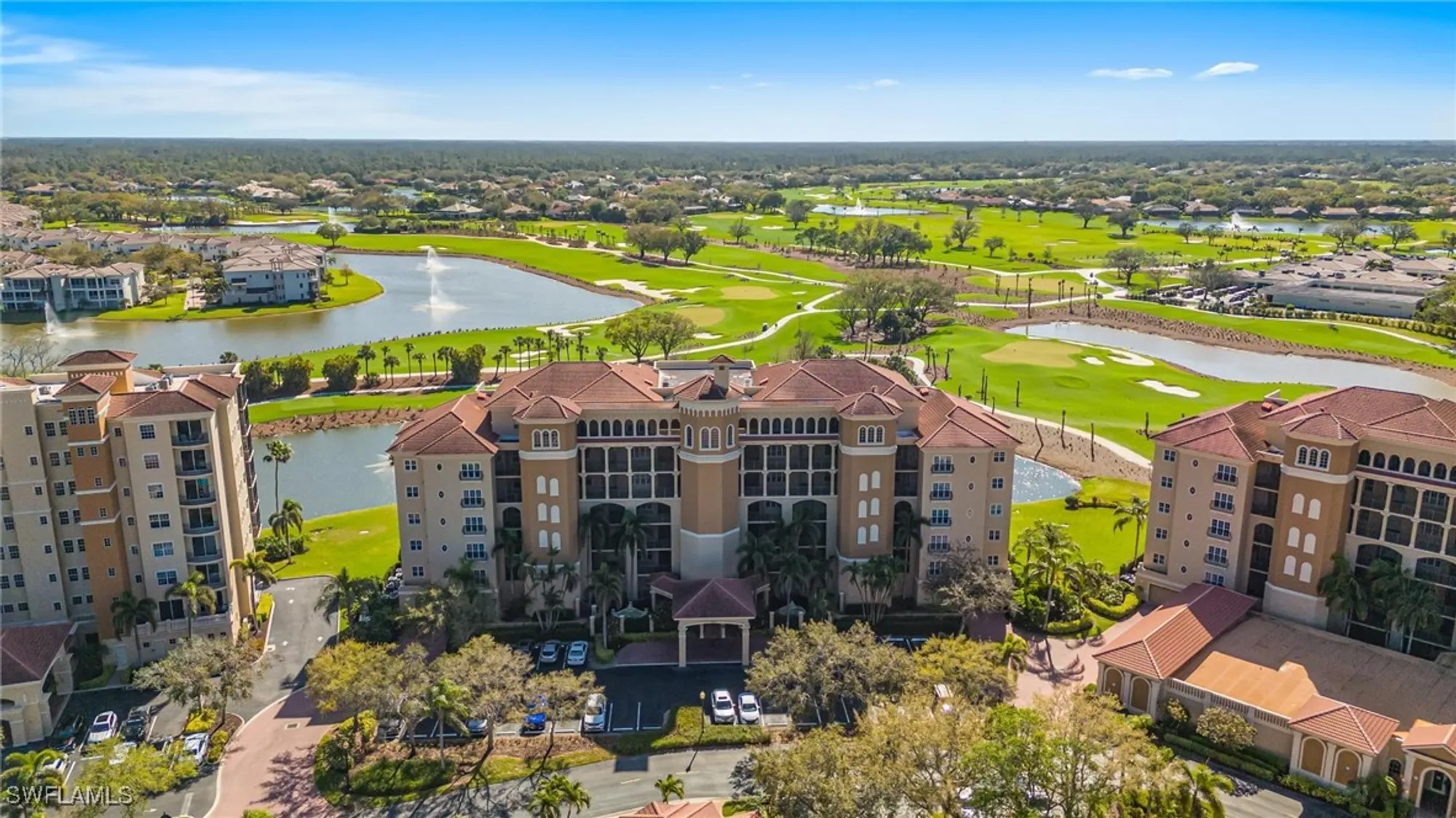 Property Slideshow image 2 of 29 | 570 el camino real apt 2504, Naples, FL, 34119