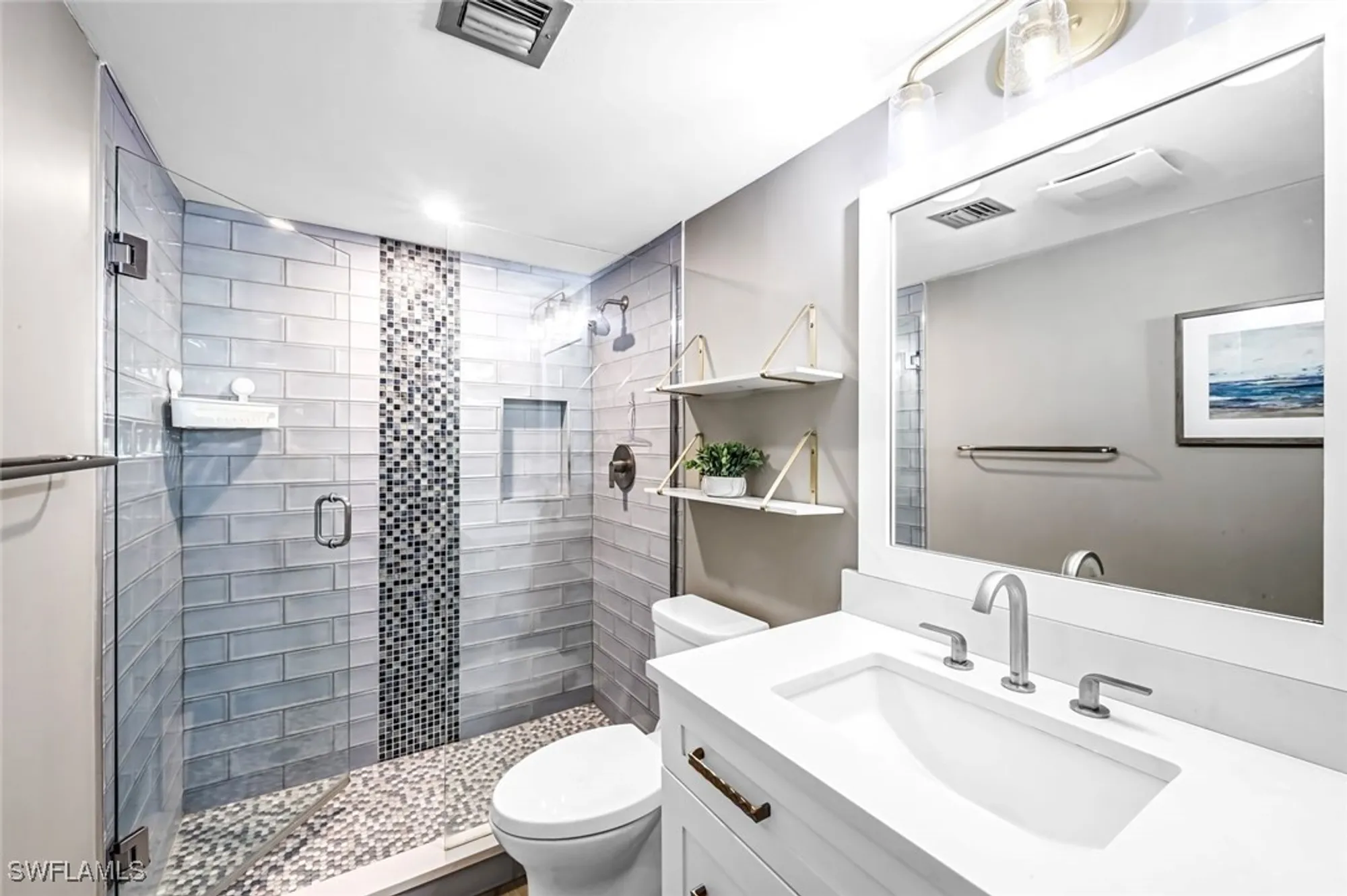 Property Slideshow image 15 of 33 | 333 harbour dr 201, Naples, FL, 34103