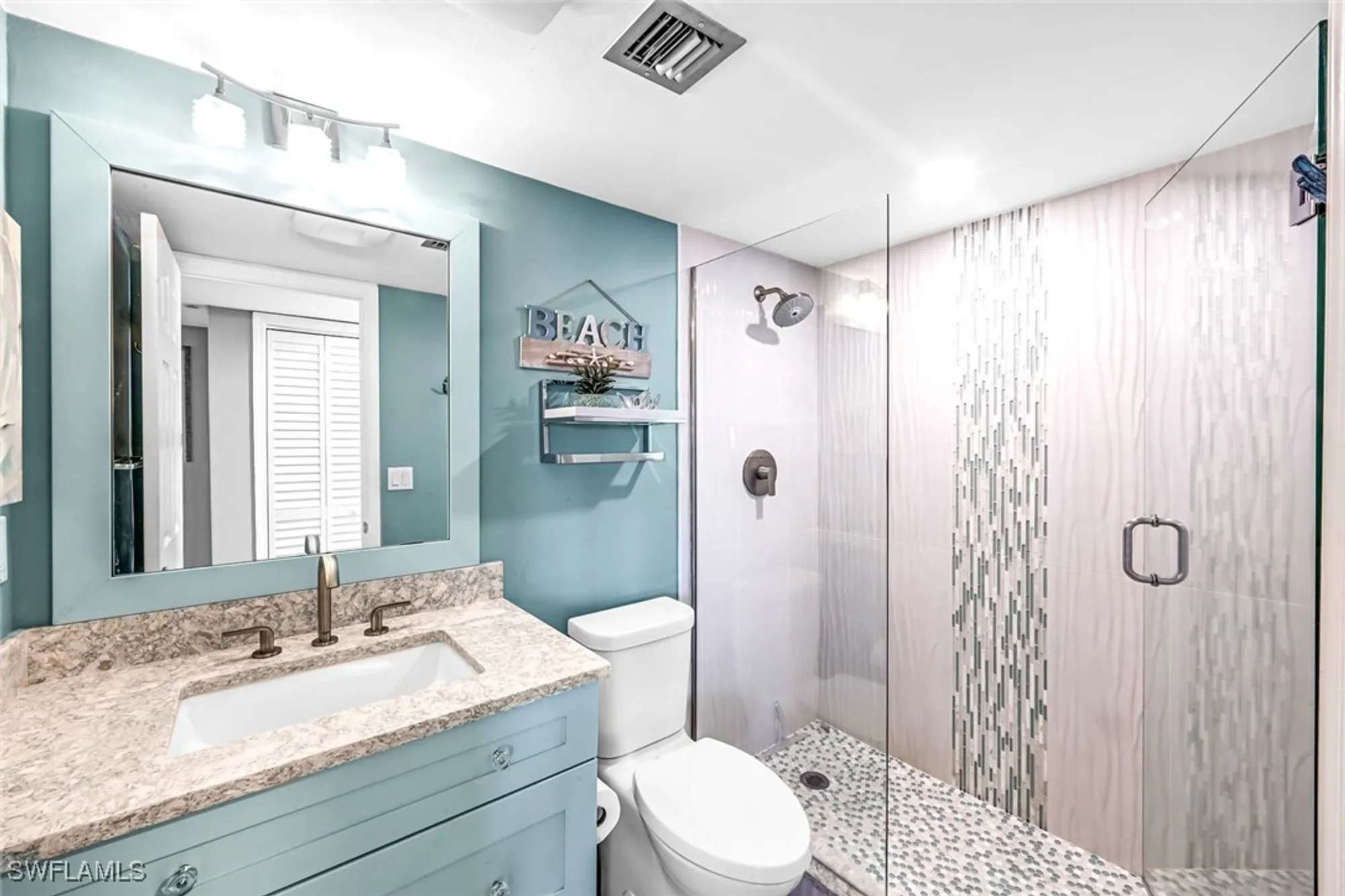 Property Slideshow image 17 of 33 | 333 harbour dr 201, Naples, FL, 34103