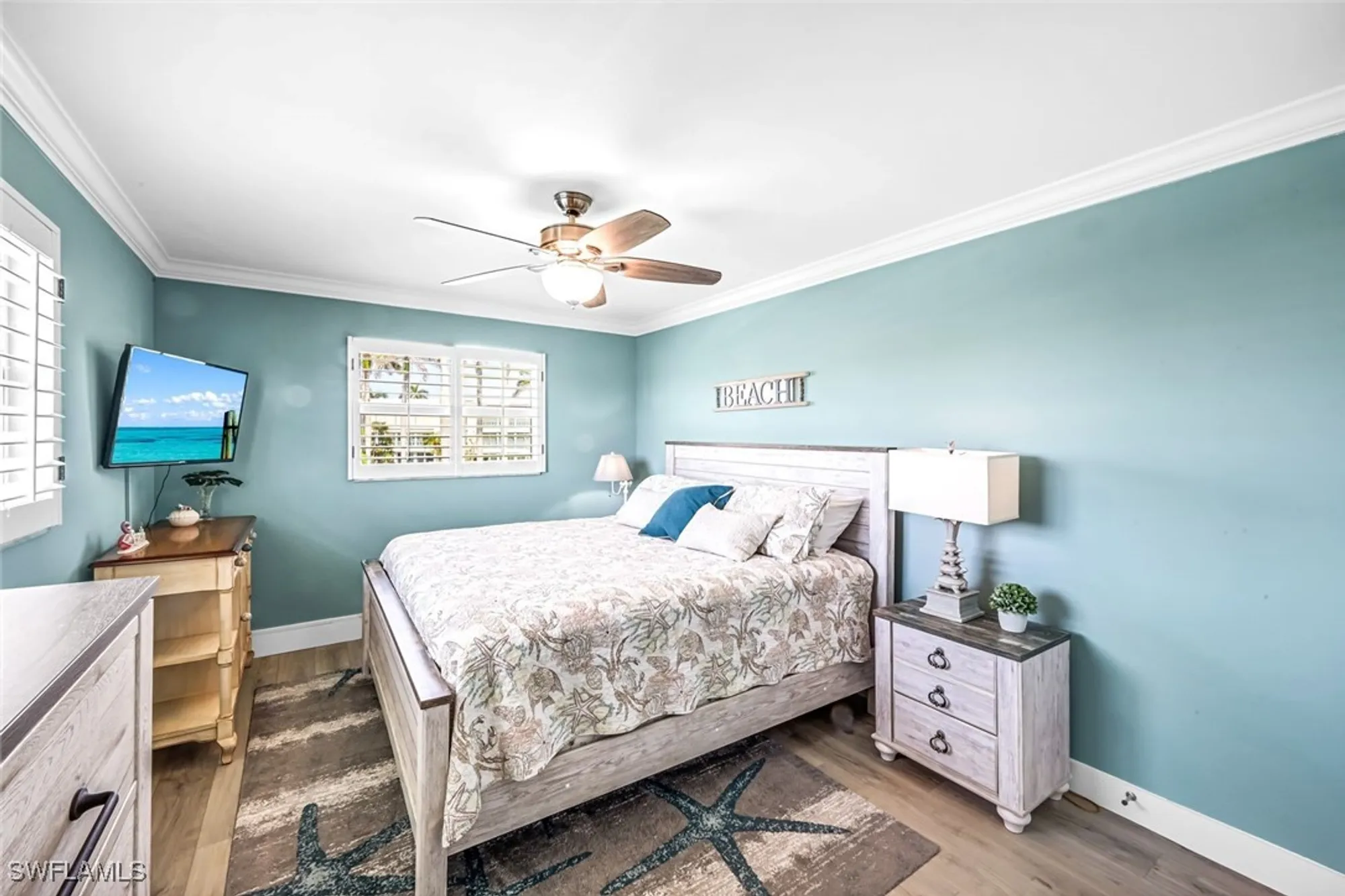 Property Slideshow image 18 of 33 | 333 harbour dr 201, Naples, FL, 34103