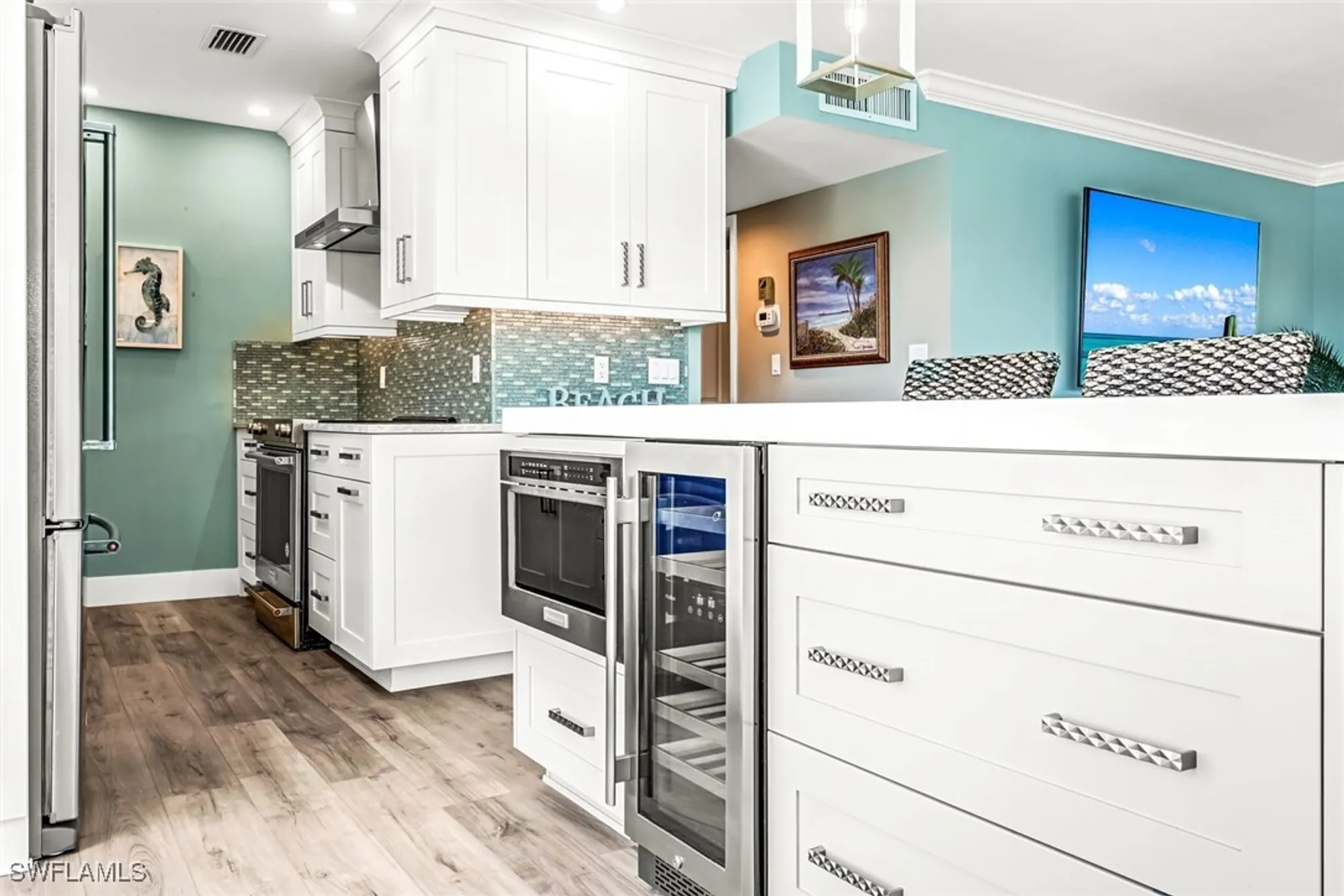 Property Slideshow image 20 of 33 | 333 harbour dr 201, Naples, FL, 34103