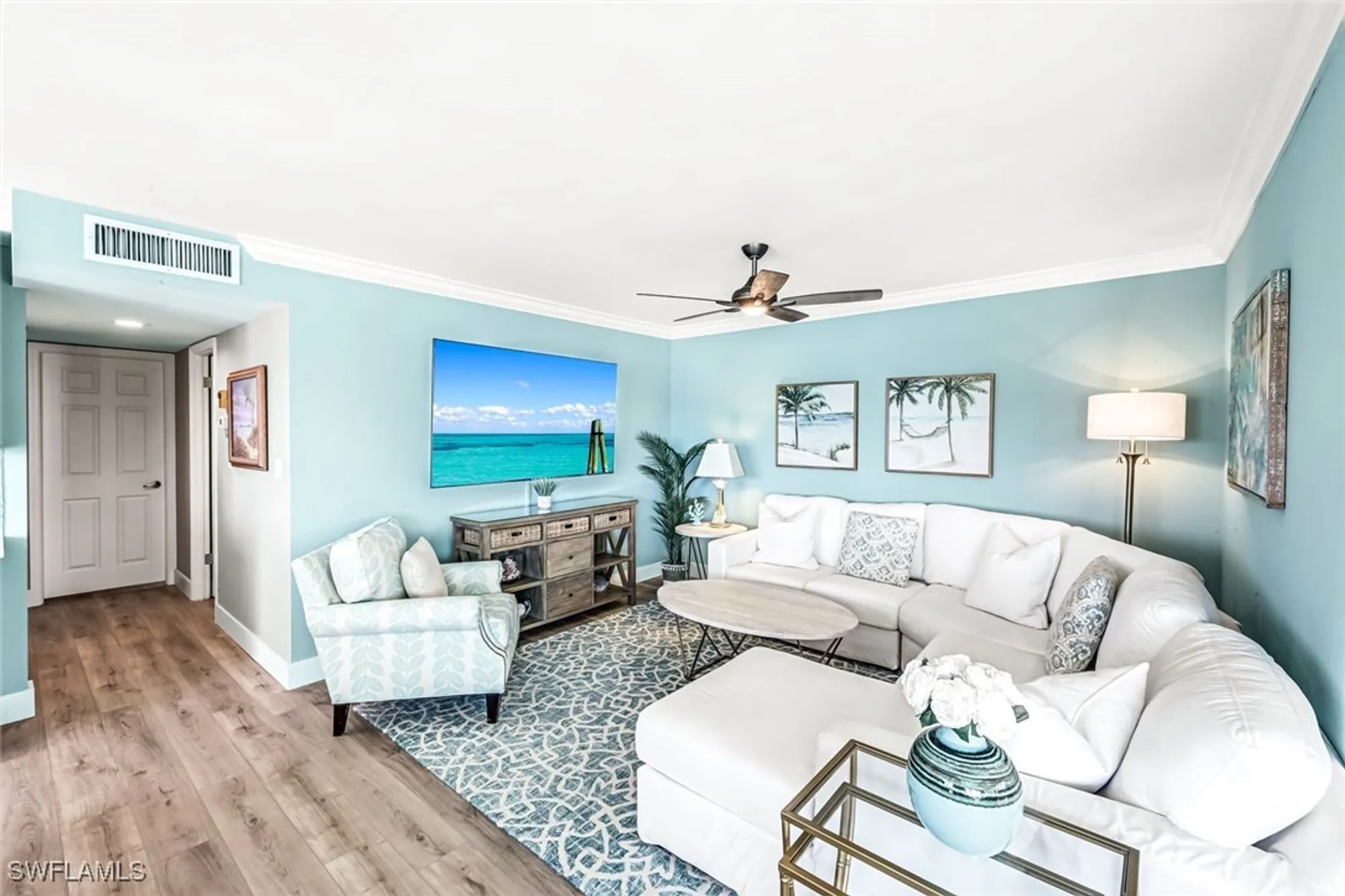 Property Slideshow image 9 of 33 | 333 harbour dr 201, Naples, FL, 34103