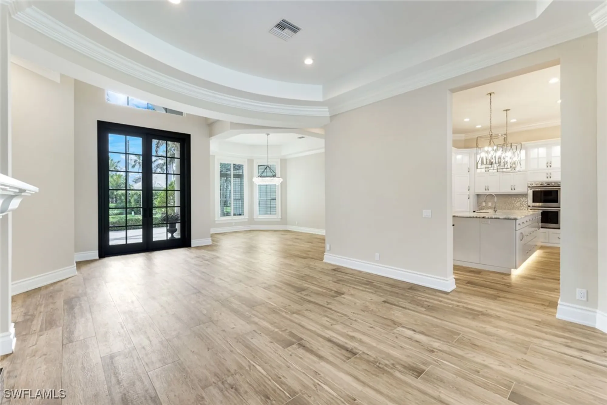 Property Slideshow image 15 of 43 | 384 mooring line dr, Naples, FL, 34102