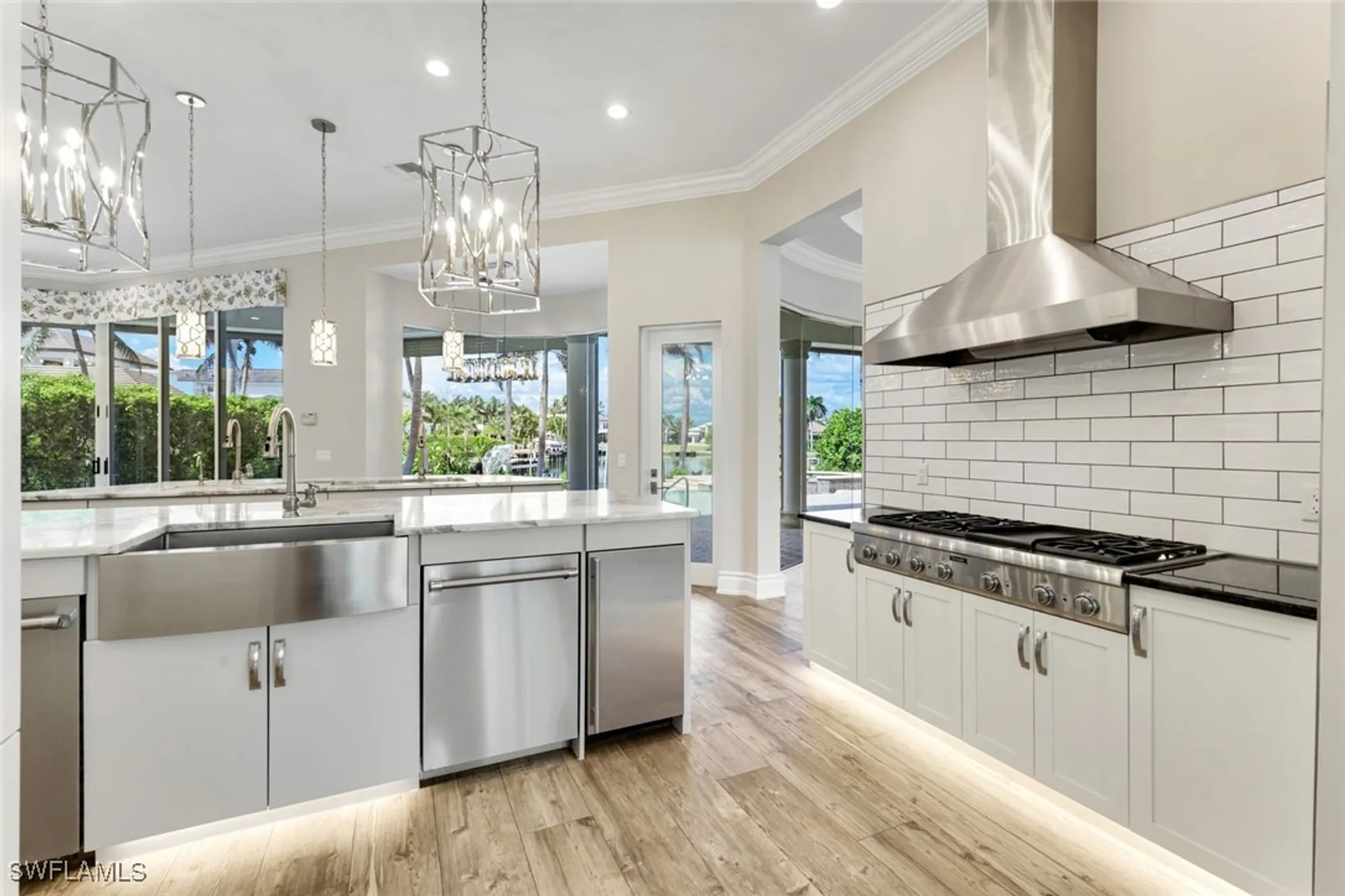 Property Slideshow image 16 of 43 | 384 mooring line dr, Naples, FL, 34102