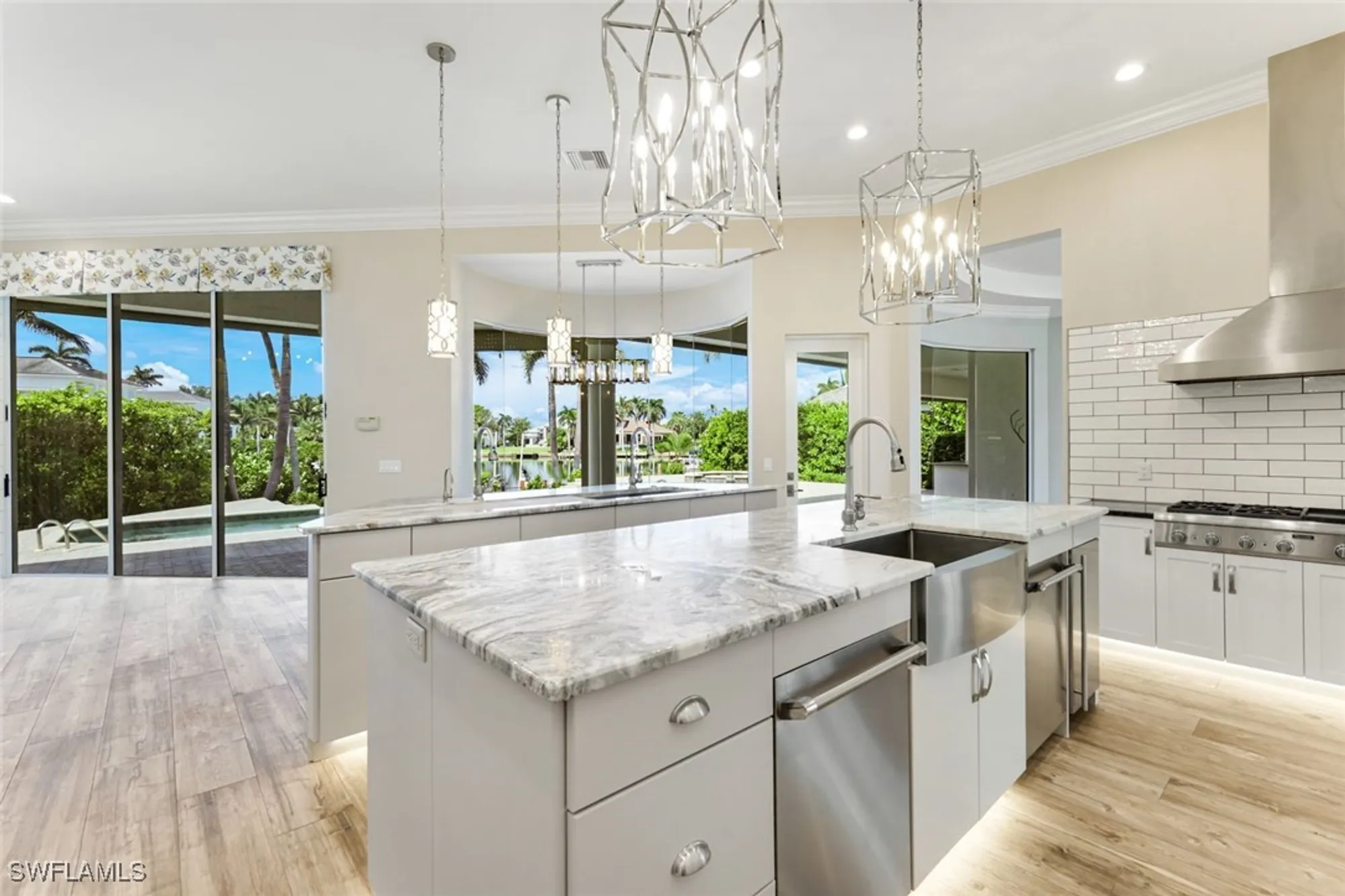 Property Slideshow image 17 of 43 | 384 mooring line dr, Naples, FL, 34102