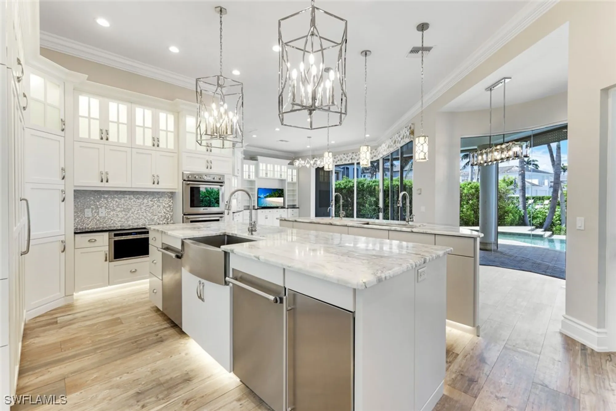 Property Slideshow image 18 of 43 | 384 mooring line dr, Naples, FL, 34102