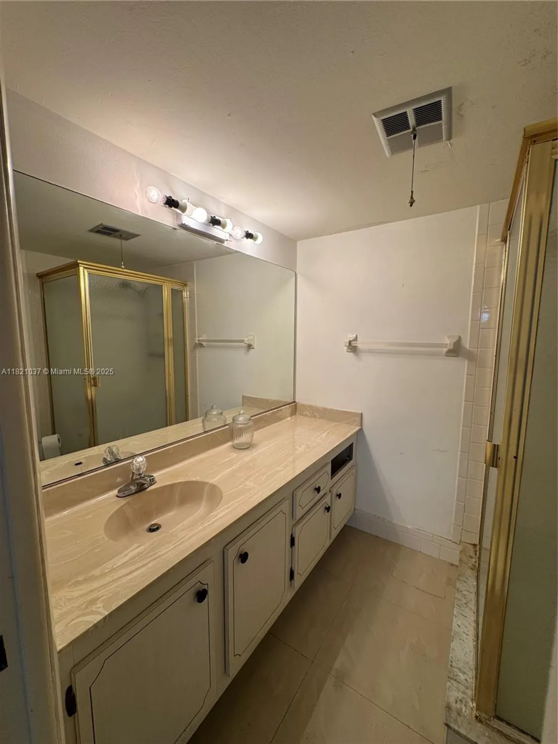 Property Slideshow image 25 of 33 | 5841 nw 61st ave apt 310, Tamarac, FL, 33319