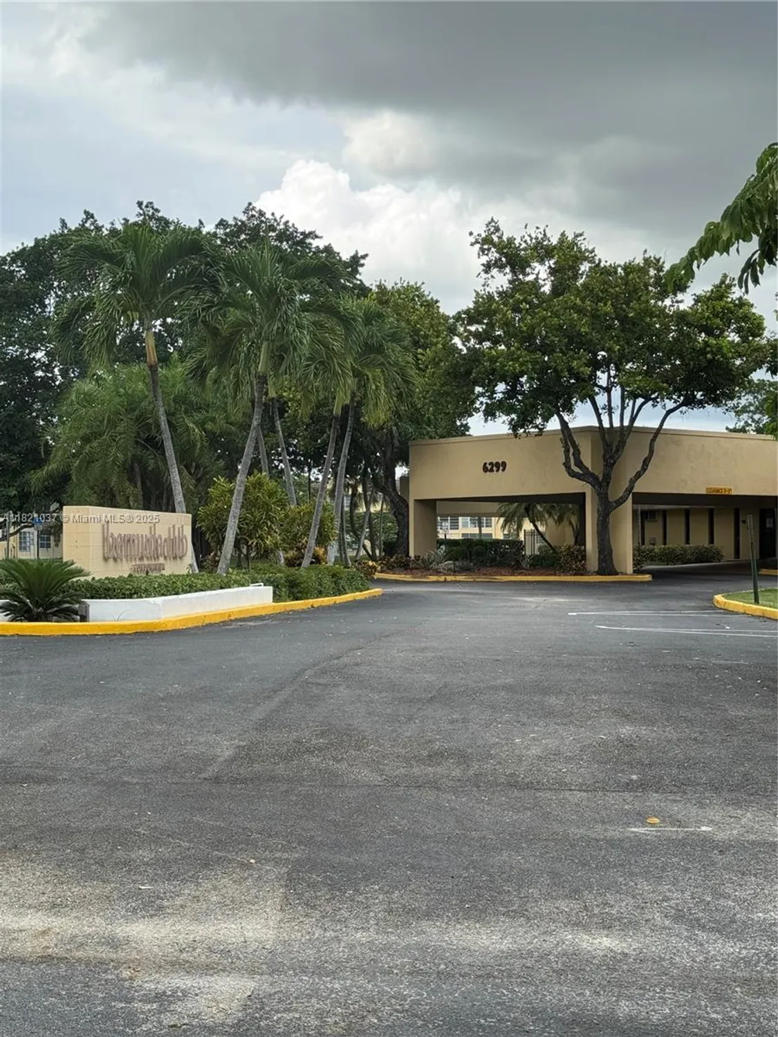 Property Slideshow image 33 of 33 | 5841 nw 61st ave apt 310, Tamarac, FL, 33319