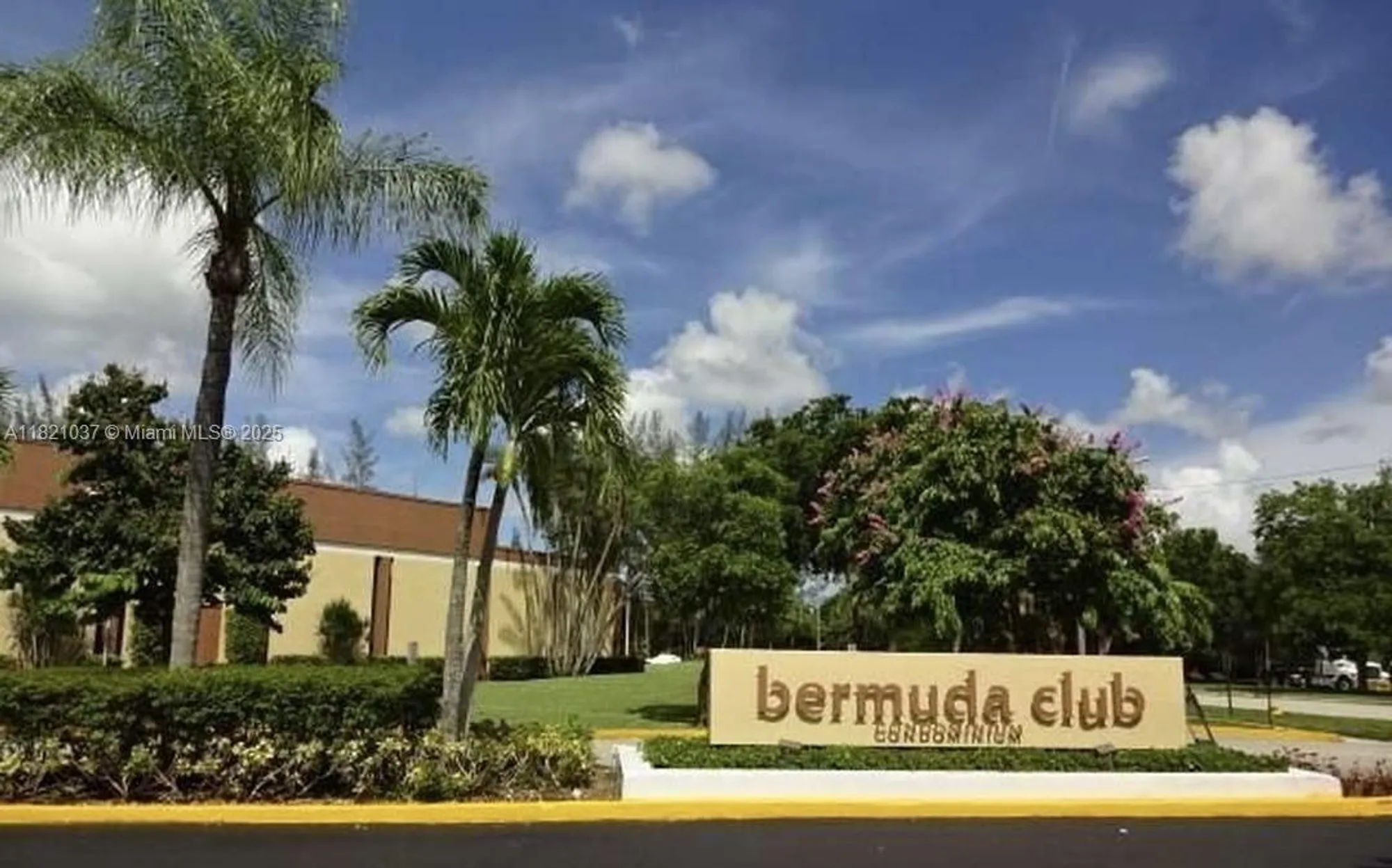 Property Slideshow image 4 of 33 | 5841 nw 61st ave apt 310, Tamarac, FL, 33319