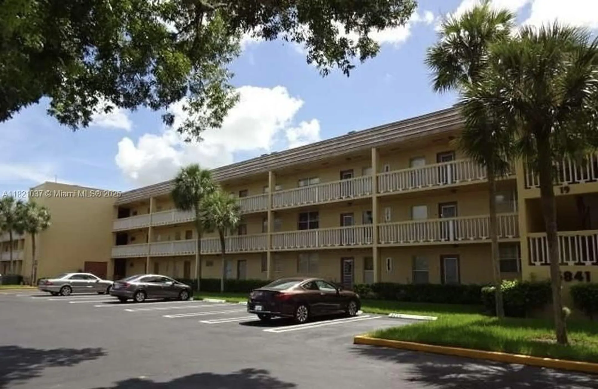 Property Slideshow image 5 of 33 | 5841 nw 61st ave apt 310, Tamarac, FL, 33319