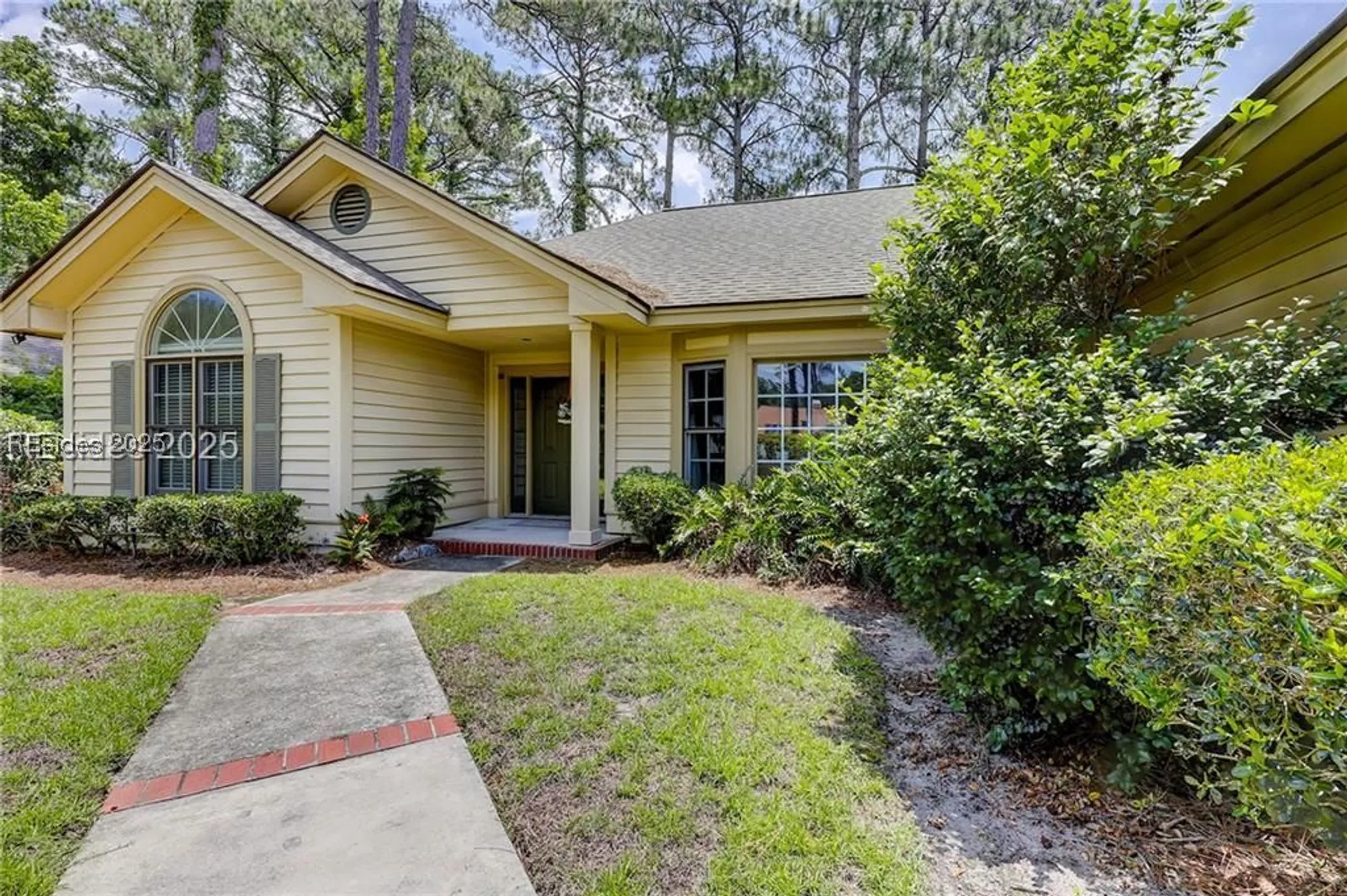 Property Slideshow image 1 of 48 | 5 honey locust cir, Hilton Head Island, SC, 29926