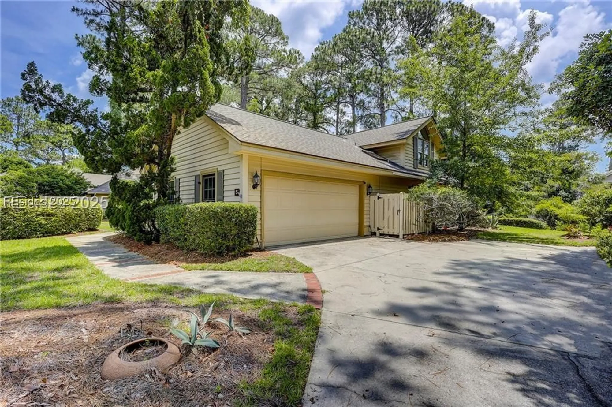 Property Slideshow image 4 of 48 | 5 honey locust cir, Hilton Head Island, SC, 29926