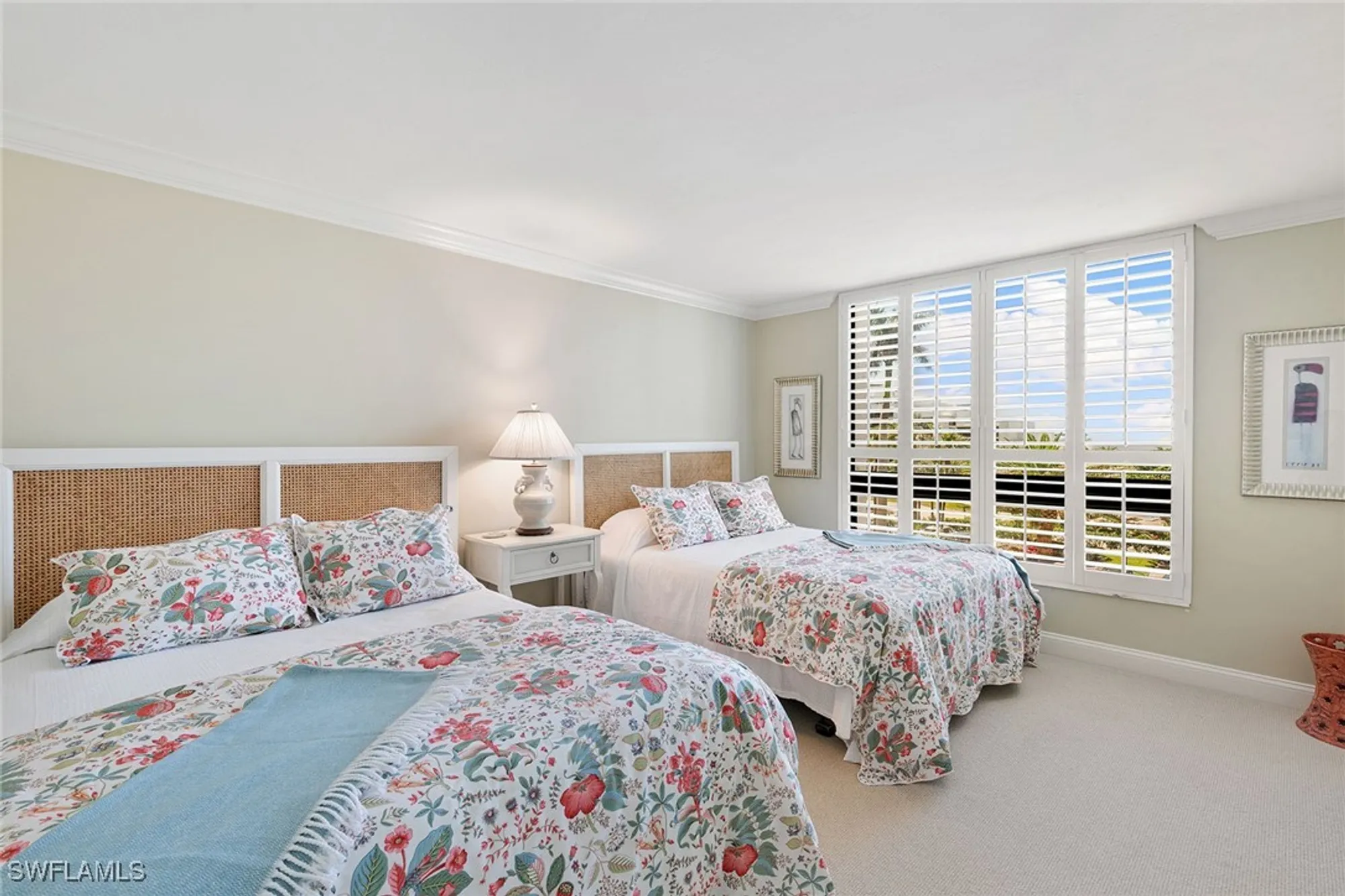 Property Slideshow image 14 of 49 | 2400 gulf shore blvd 305, Naples, FL, 34103